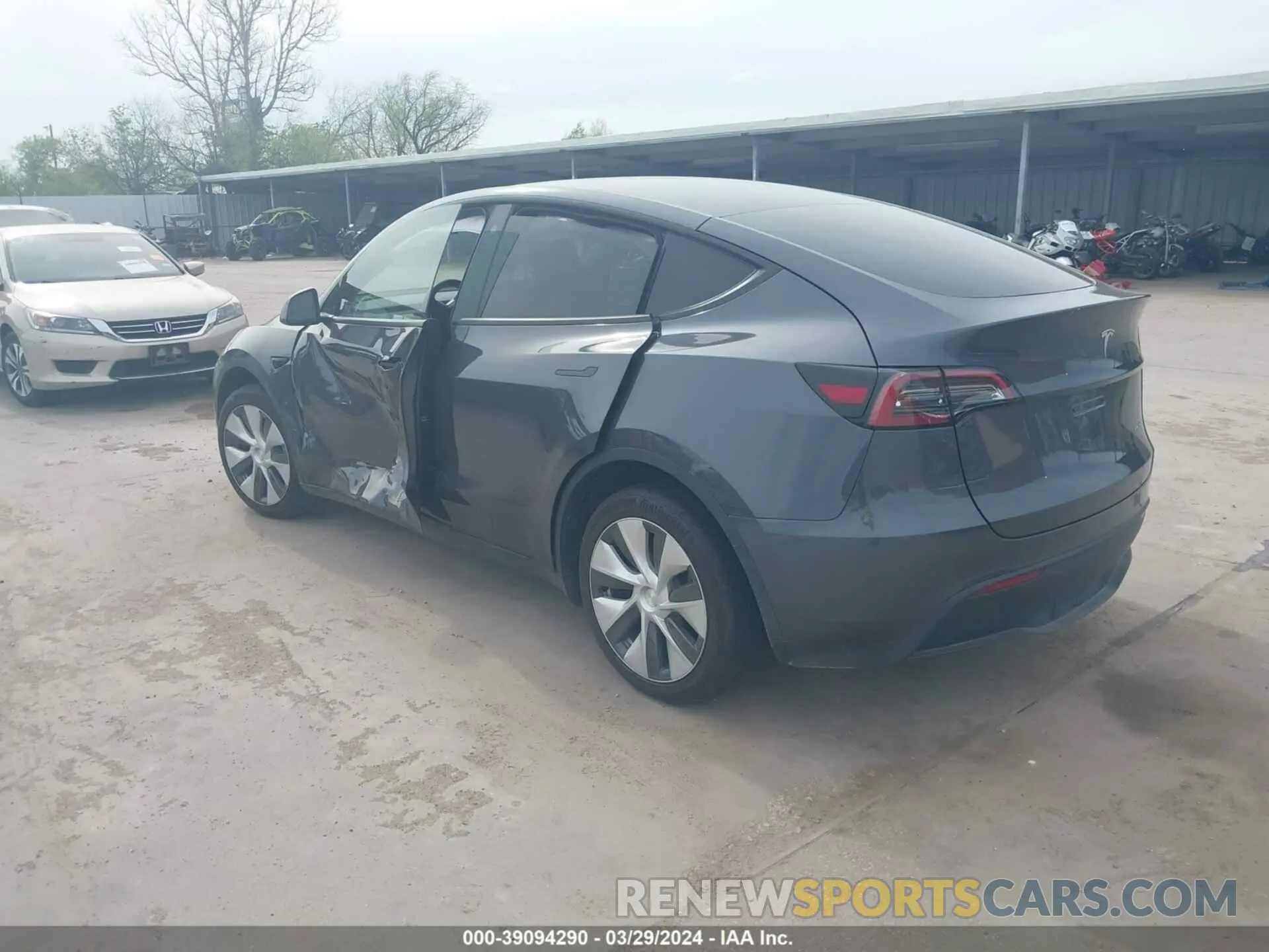 3 fotografías del automóvil dañado 7SAYGAEE7PF768825 TESLA MODEL Y 2023