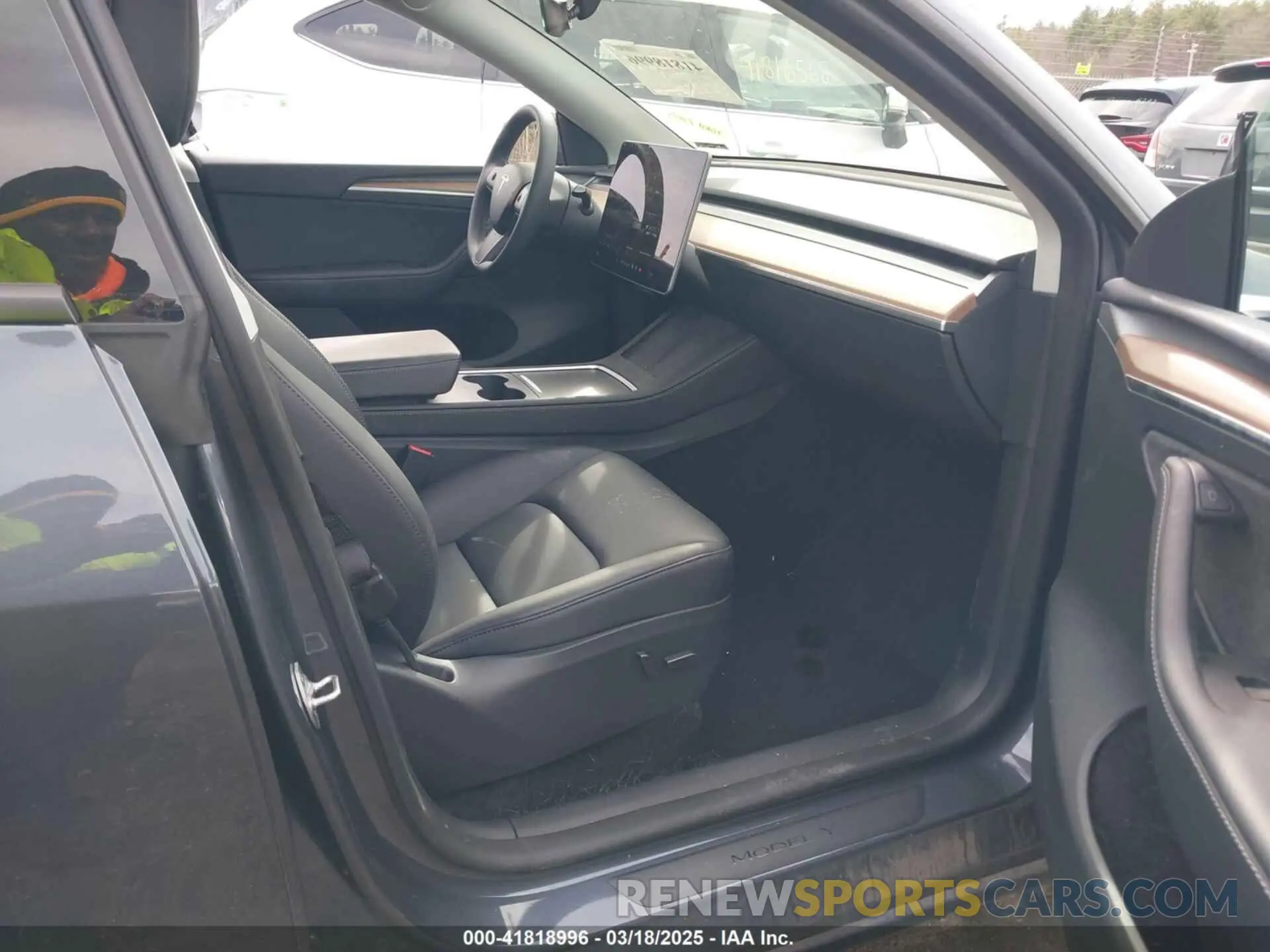 5 fotografías del automóvil dañado 7SAYGAEE7PF963324 TESLA MODEL Y 2023