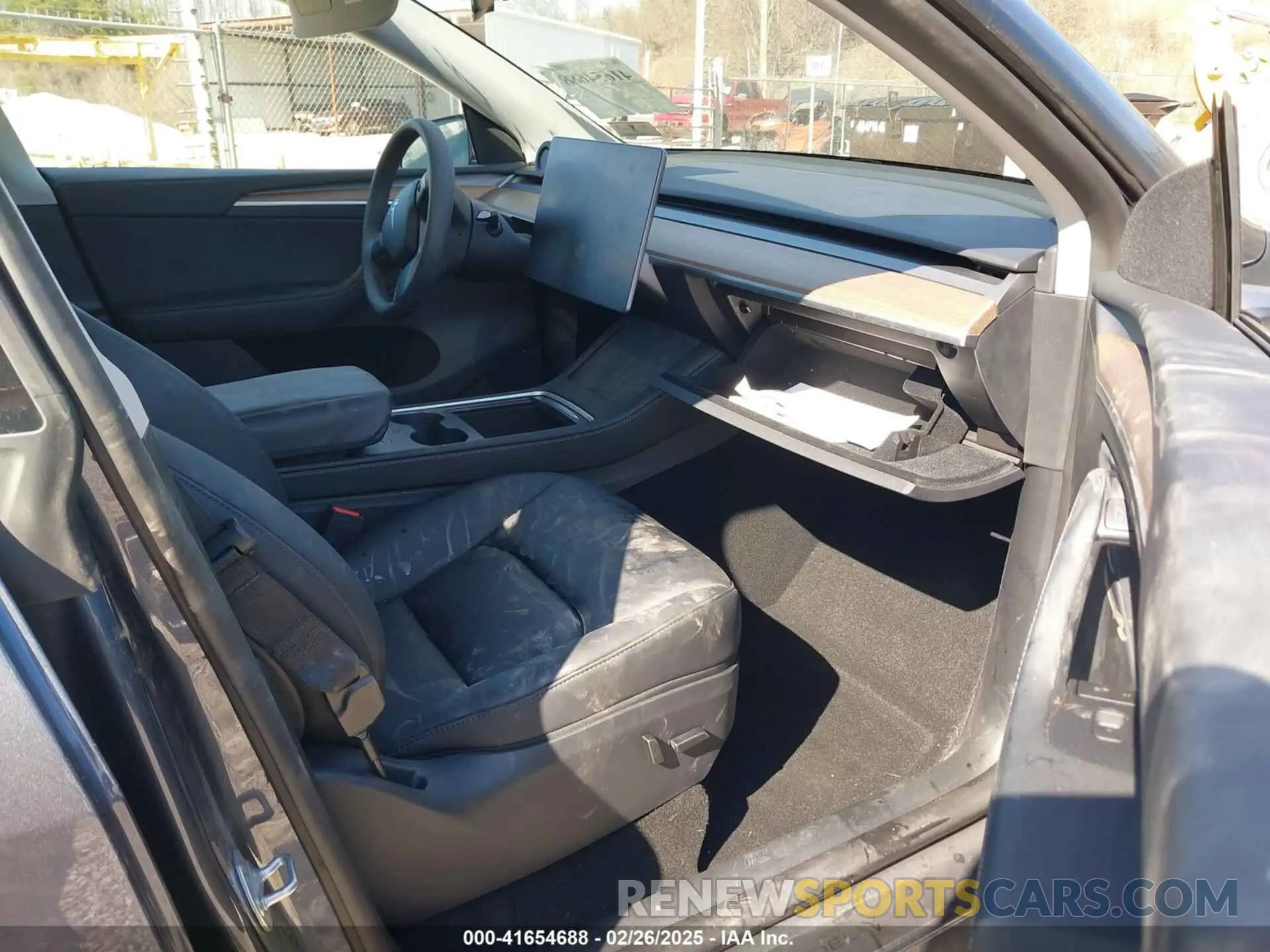 5 fotografías del automóvil dañado 7SAYGAEE7PF971620 TESLA MODEL Y 2023