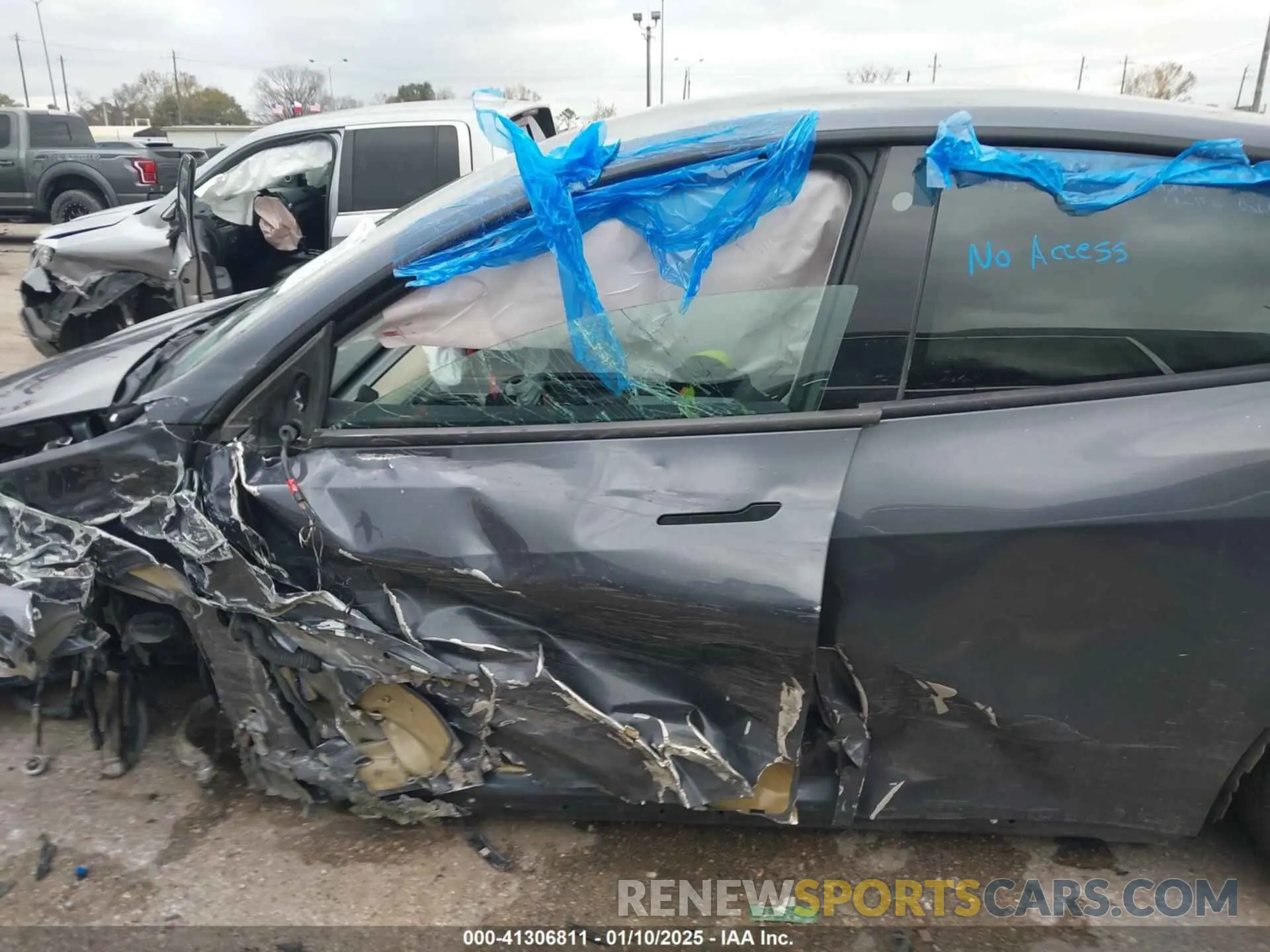13 fotografías del automóvil dañado 7SAYGAEE8PF587202 TESLA MODEL Y 2023