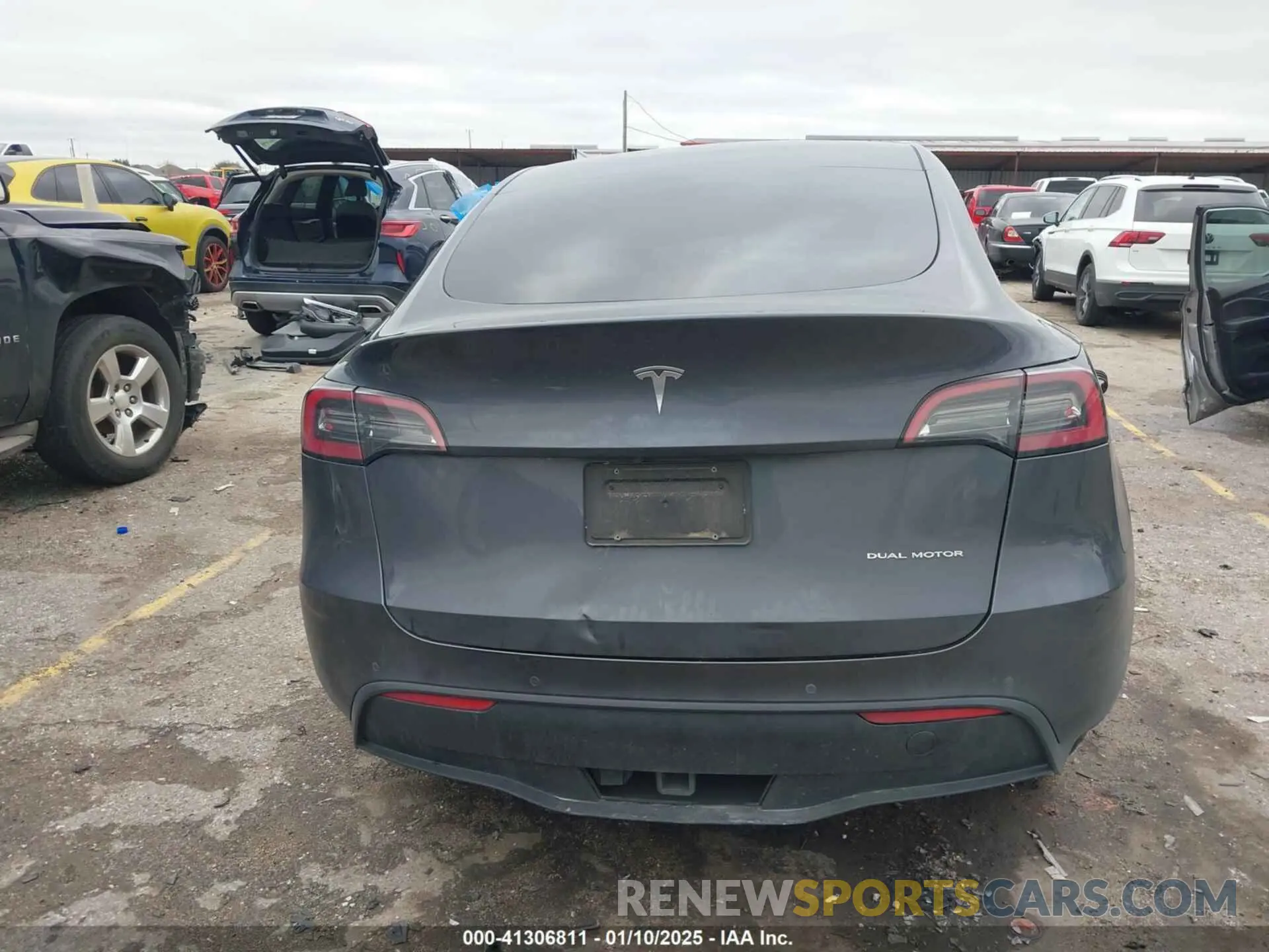 15 fotografías del automóvil dañado 7SAYGAEE8PF587202 TESLA MODEL Y 2023