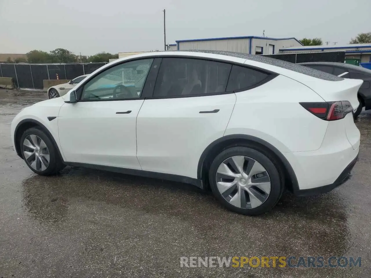2 fotografías del automóvil dañado 7SAYGAEE8PF599740 TESLA MODEL Y 2023