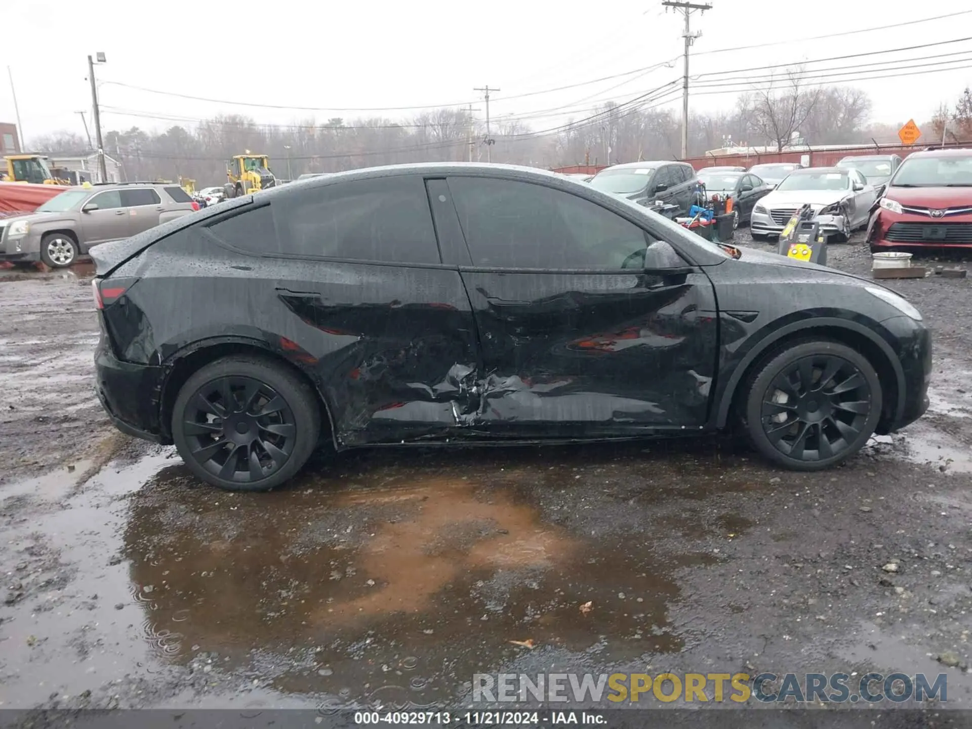 12 fotografías del automóvil dañado 7SAYGAEE8PF610509 TESLA MODEL Y 2023