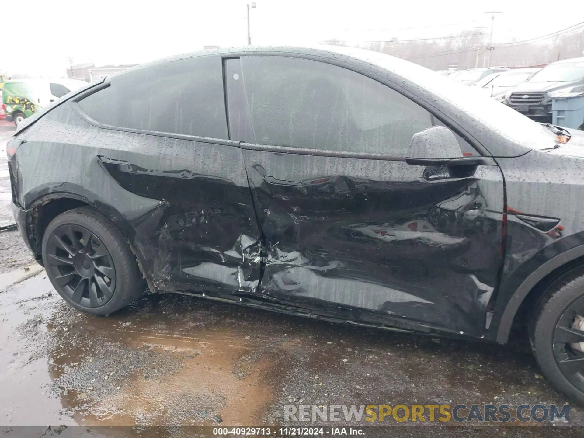 6 fotografías del automóvil dañado 7SAYGAEE8PF610509 TESLA MODEL Y 2023