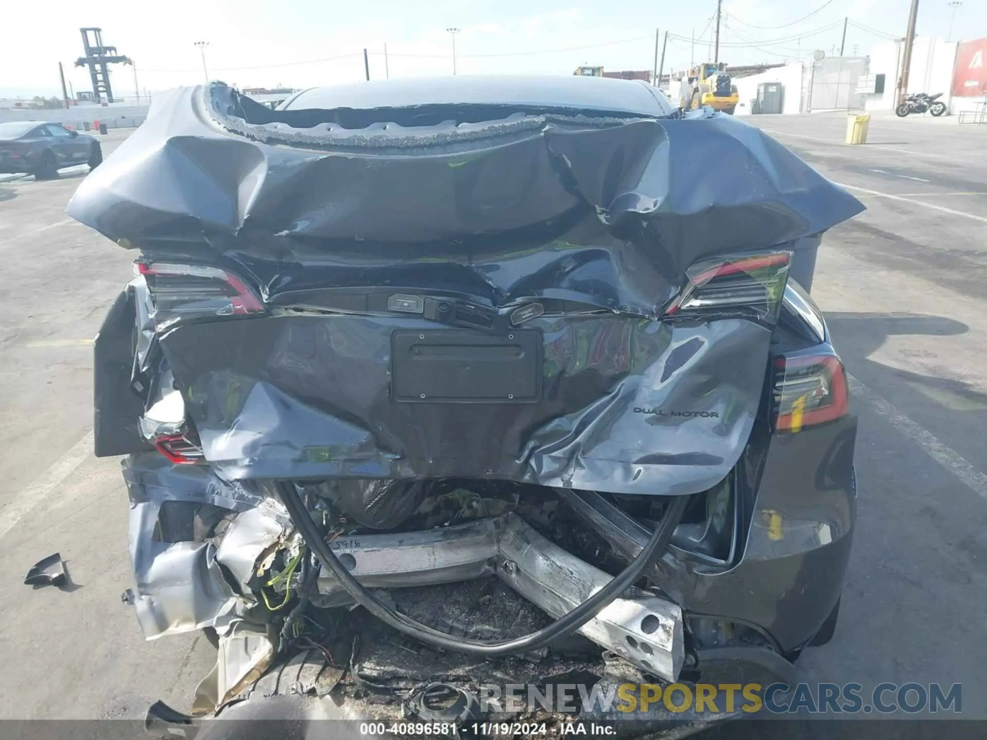 6 fotografías del automóvil dañado 7SAYGAEE8PF623860 TESLA MODEL Y 2023