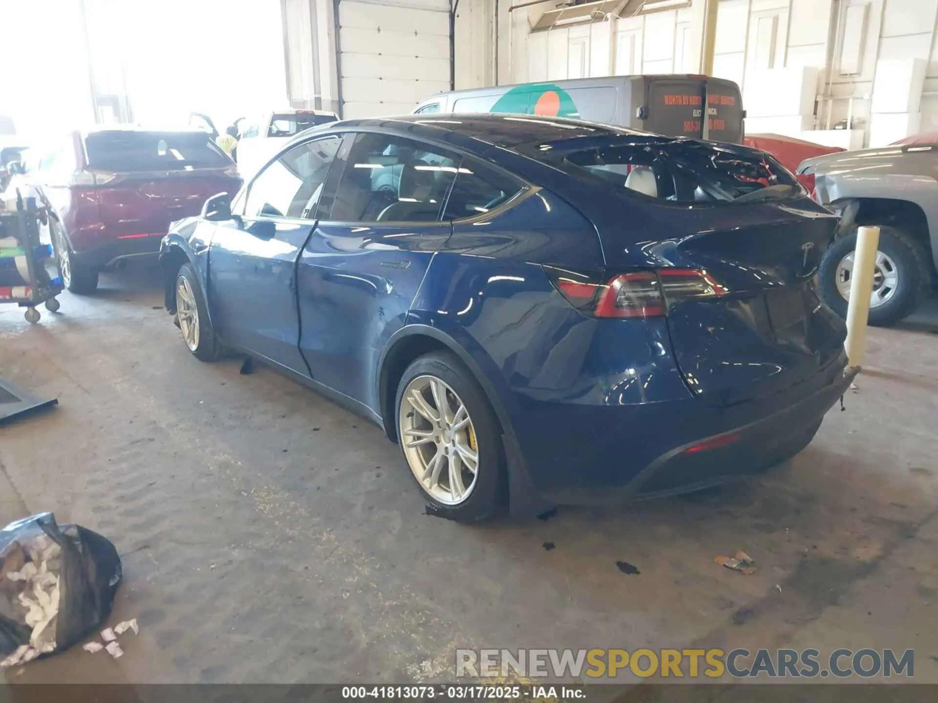 3 fotografías del automóvil dañado 7SAYGAEE8PF661220 TESLA MODEL Y 2023
