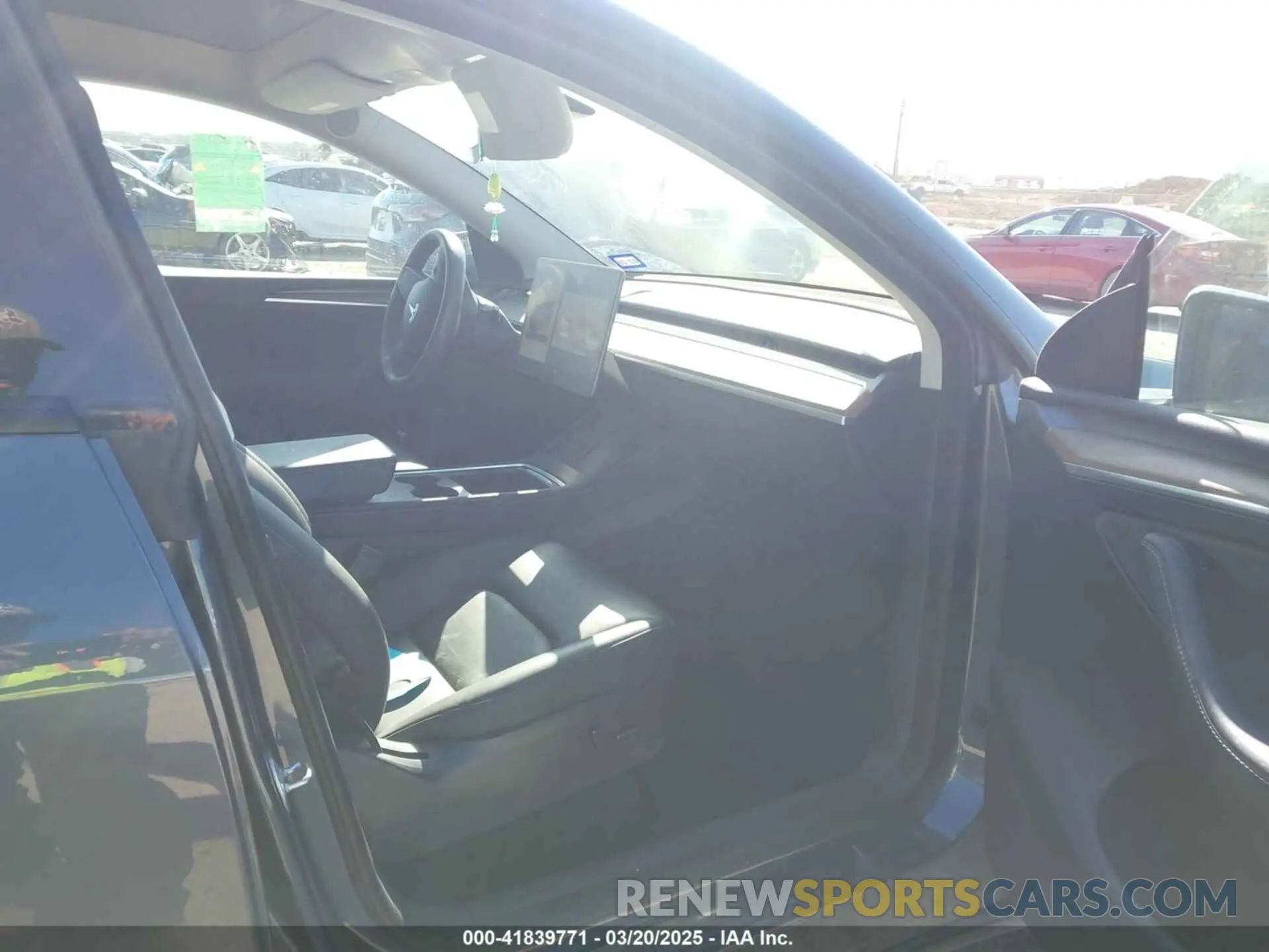 5 fotografías del automóvil dañado 7SAYGAEE8PF667728 TESLA MODEL Y 2023