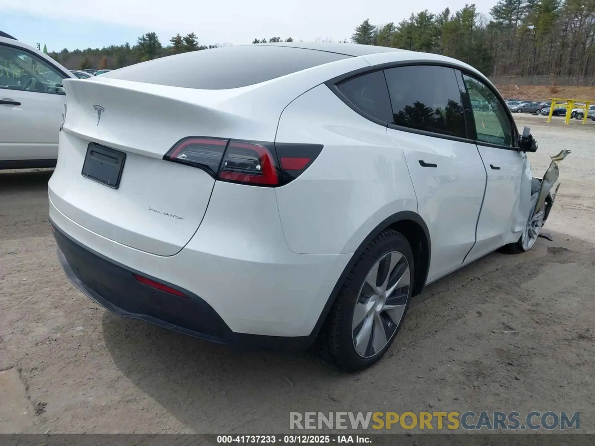 4 fotografías del automóvil dañado 7SAYGAEE8PF792969 TESLA MODEL Y 2023