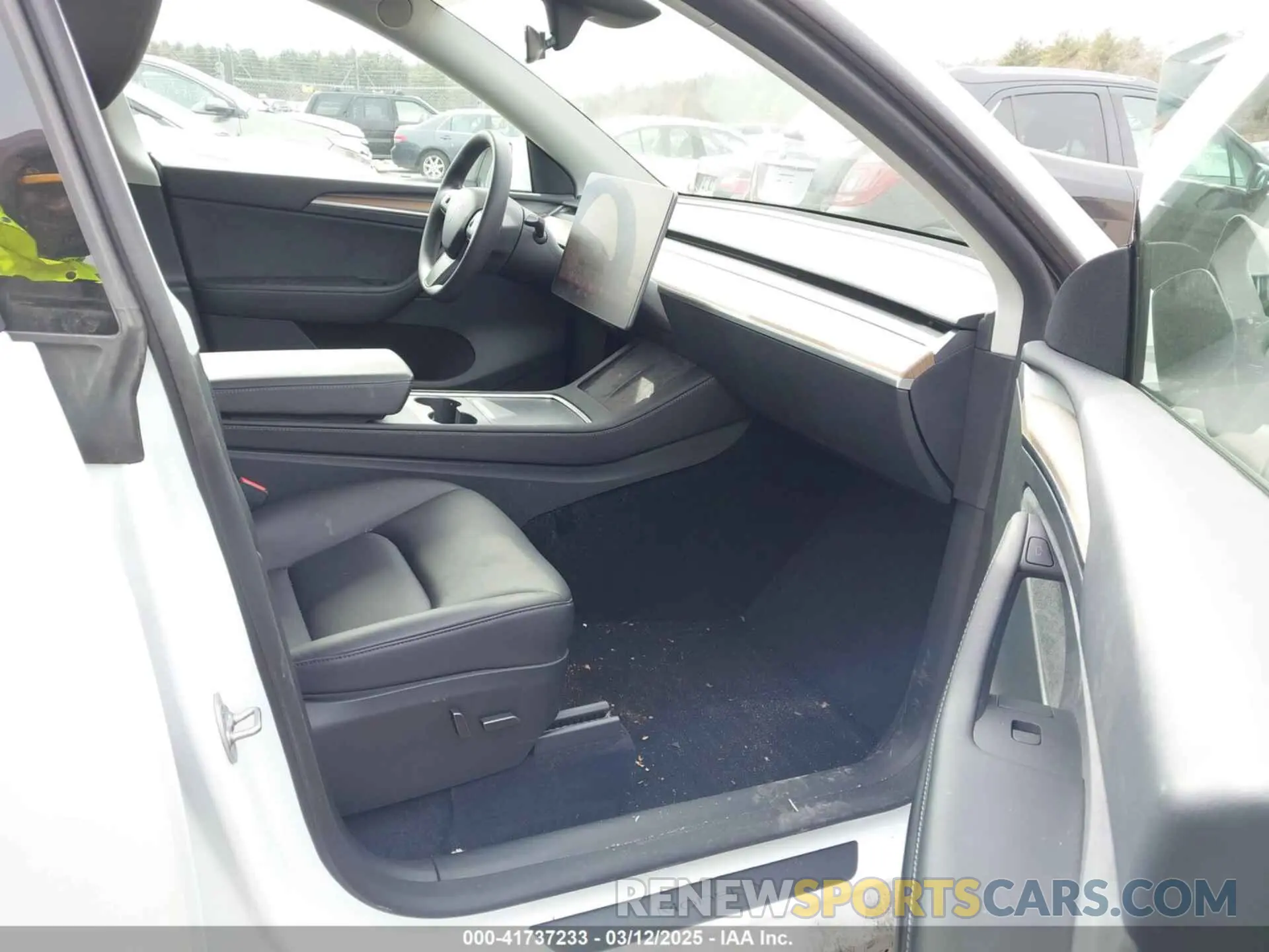 5 fotografías del automóvil dañado 7SAYGAEE8PF792969 TESLA MODEL Y 2023
