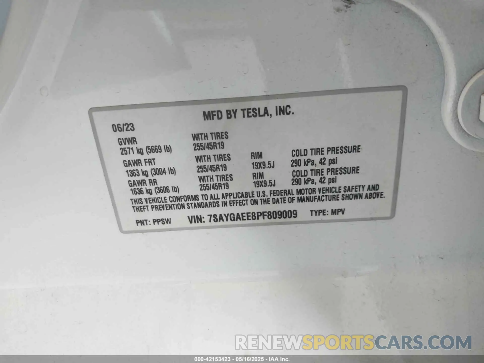 9 fotografías del automóvil dañado 7SAYGAEE8PF809009 TESLA MODEL Y 2023
