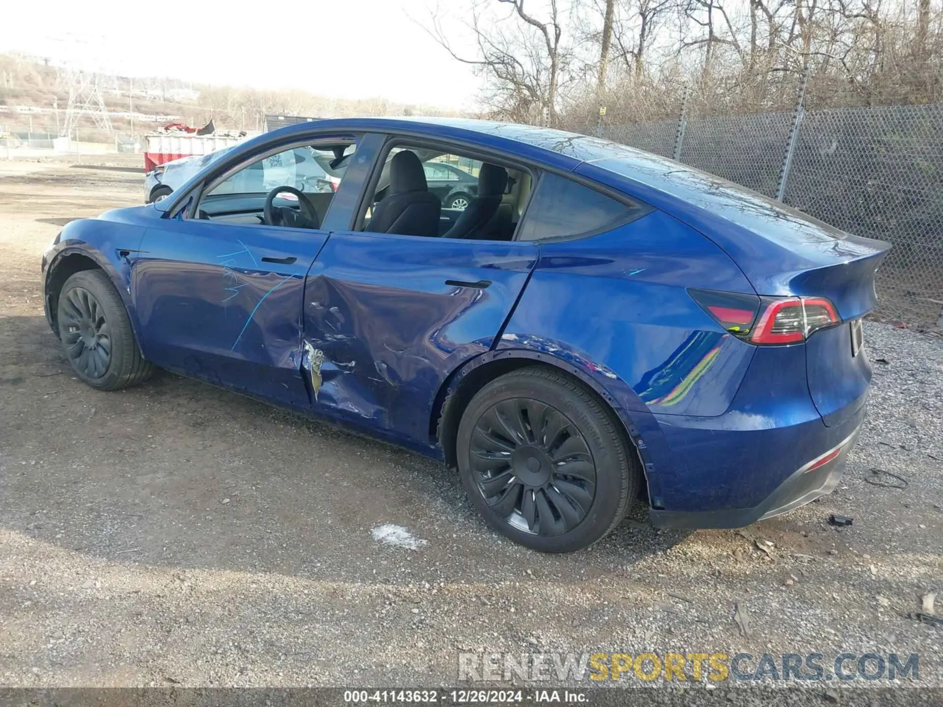 3 fotografías del automóvil dañado 7SAYGAEE8PF832094 TESLA MODEL Y 2023