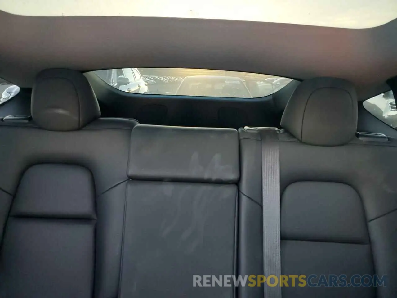 10 fotografías del automóvil dañado 7SAYGAEE8PF980052 TESLA MODEL Y 2023