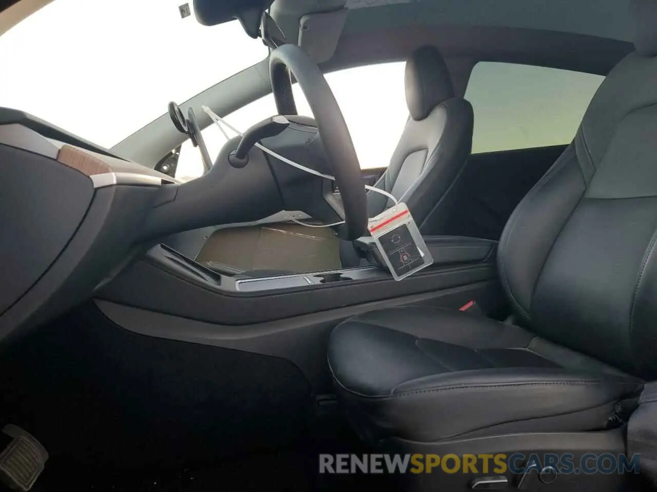 7 fotografías del automóvil dañado 7SAYGAEE8PF980052 TESLA MODEL Y 2023