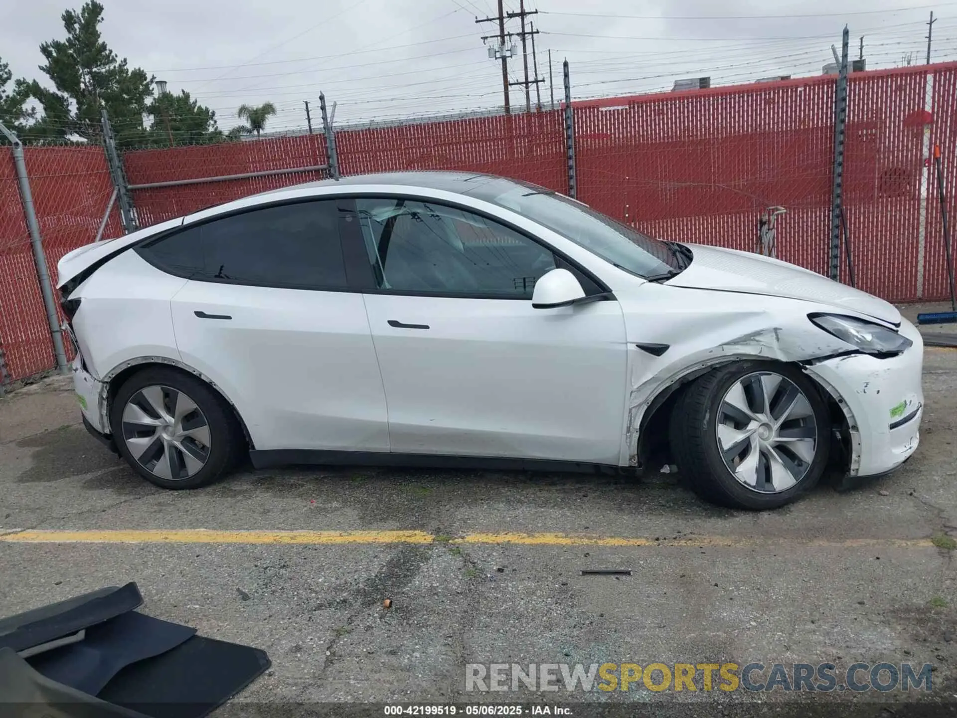 13 fotografías del automóvil dañado 7SAYGAEE9PF702910 TESLA MODEL Y 2023