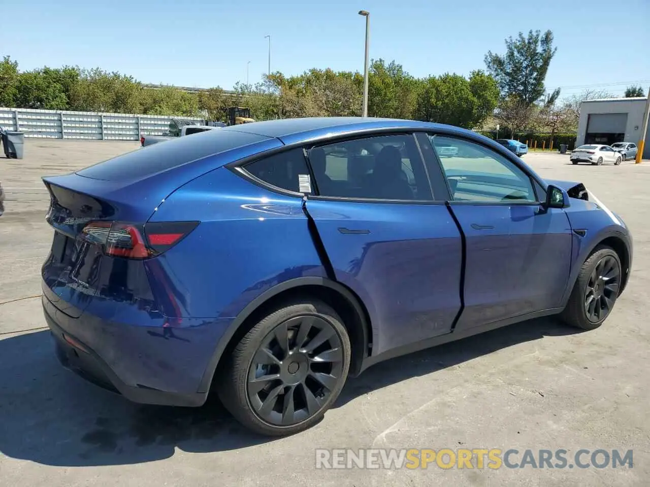 3 fotografías del automóvil dañado 7SAYGAEE9PF709792 TESLA MODEL Y 2023