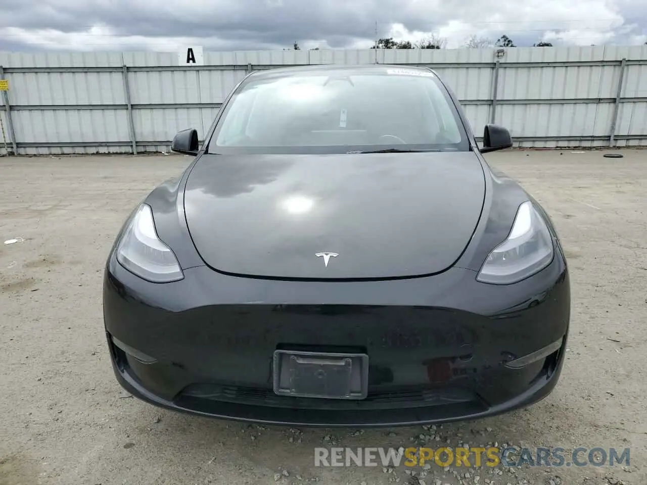5 fotografías del automóvil dañado 7SAYGAEE9PF716323 TESLA MODEL Y 2023