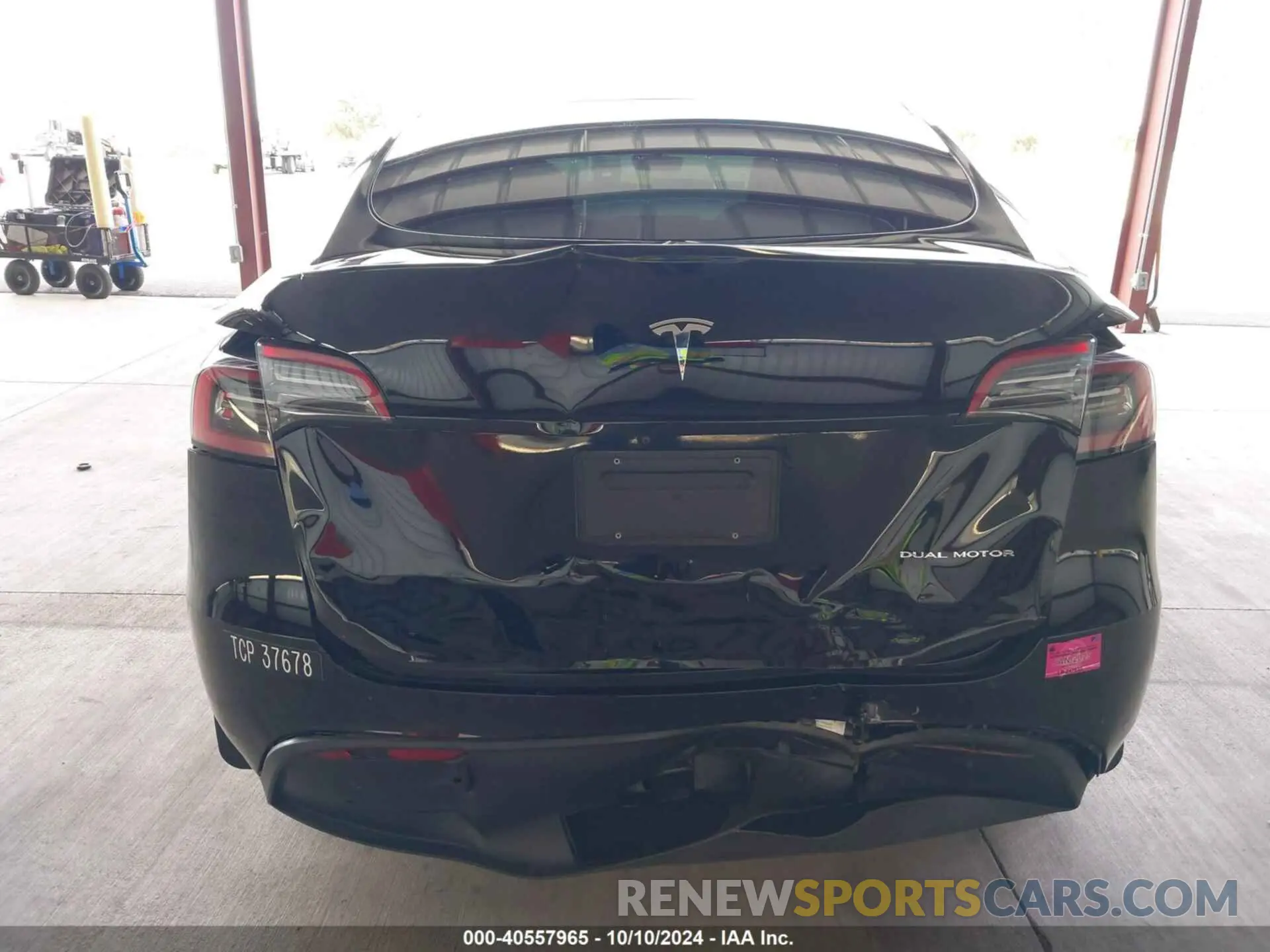 17 fotografías del automóvil dañado 7SAYGAEE9PF716337 TESLA MODEL Y 2023