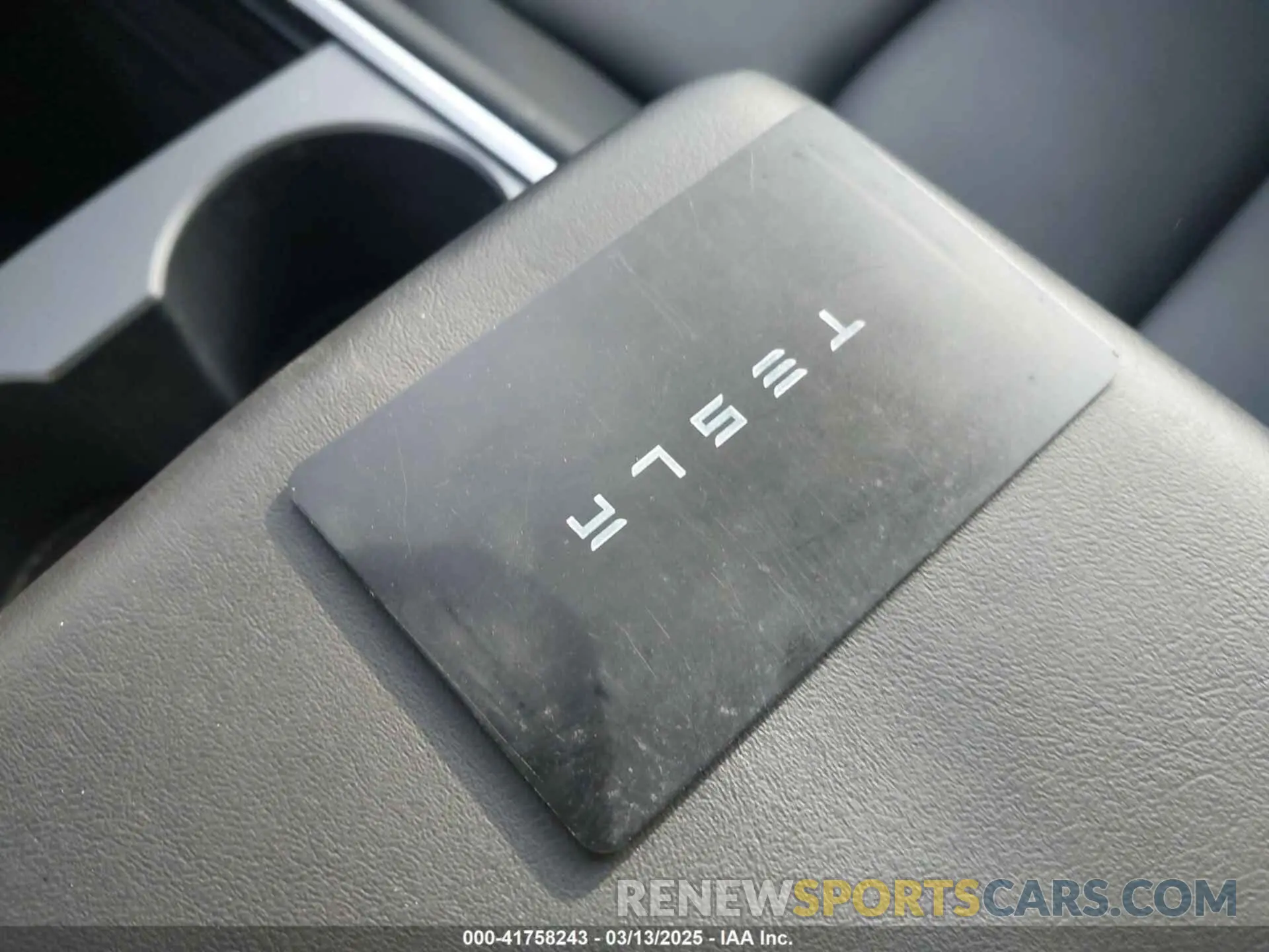 11 fotografías del automóvil dañado 7SAYGAEEXPF612231 TESLA MODEL Y 2023