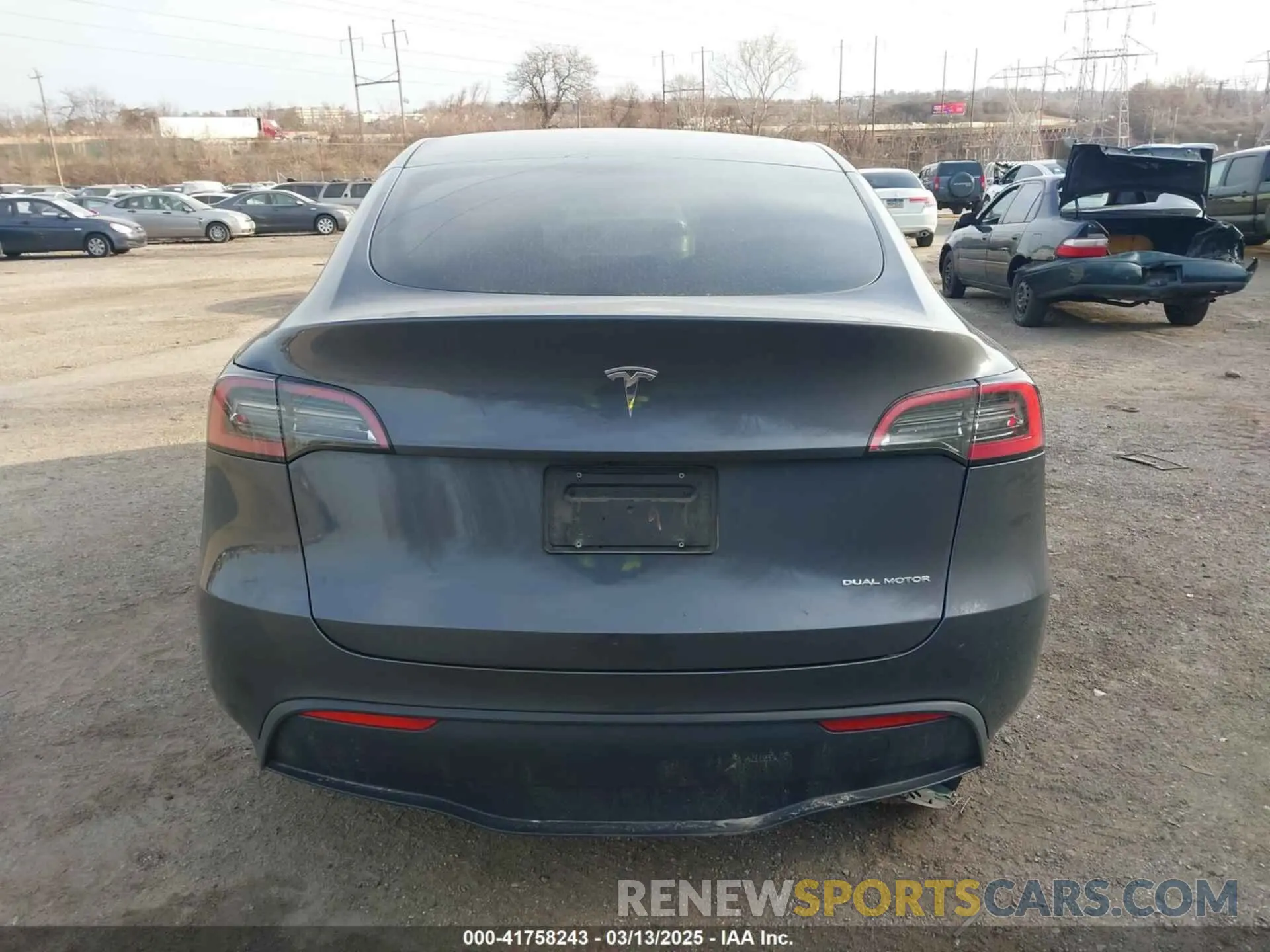 17 fotografías del automóvil dañado 7SAYGAEEXPF612231 TESLA MODEL Y 2023