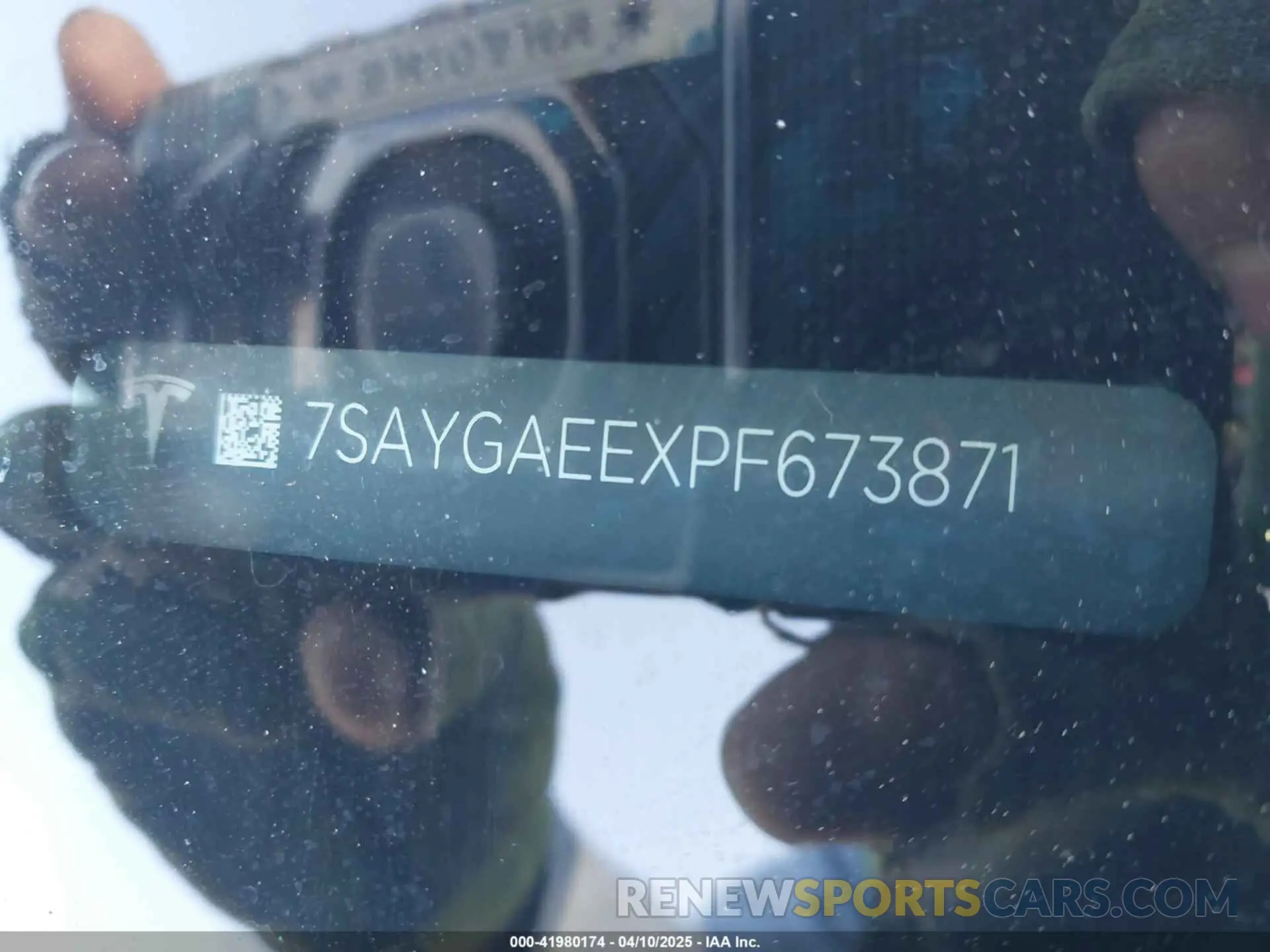 9 fotografías del automóvil dañado 7SAYGAEEXPF673871 TESLA MODEL Y 2023