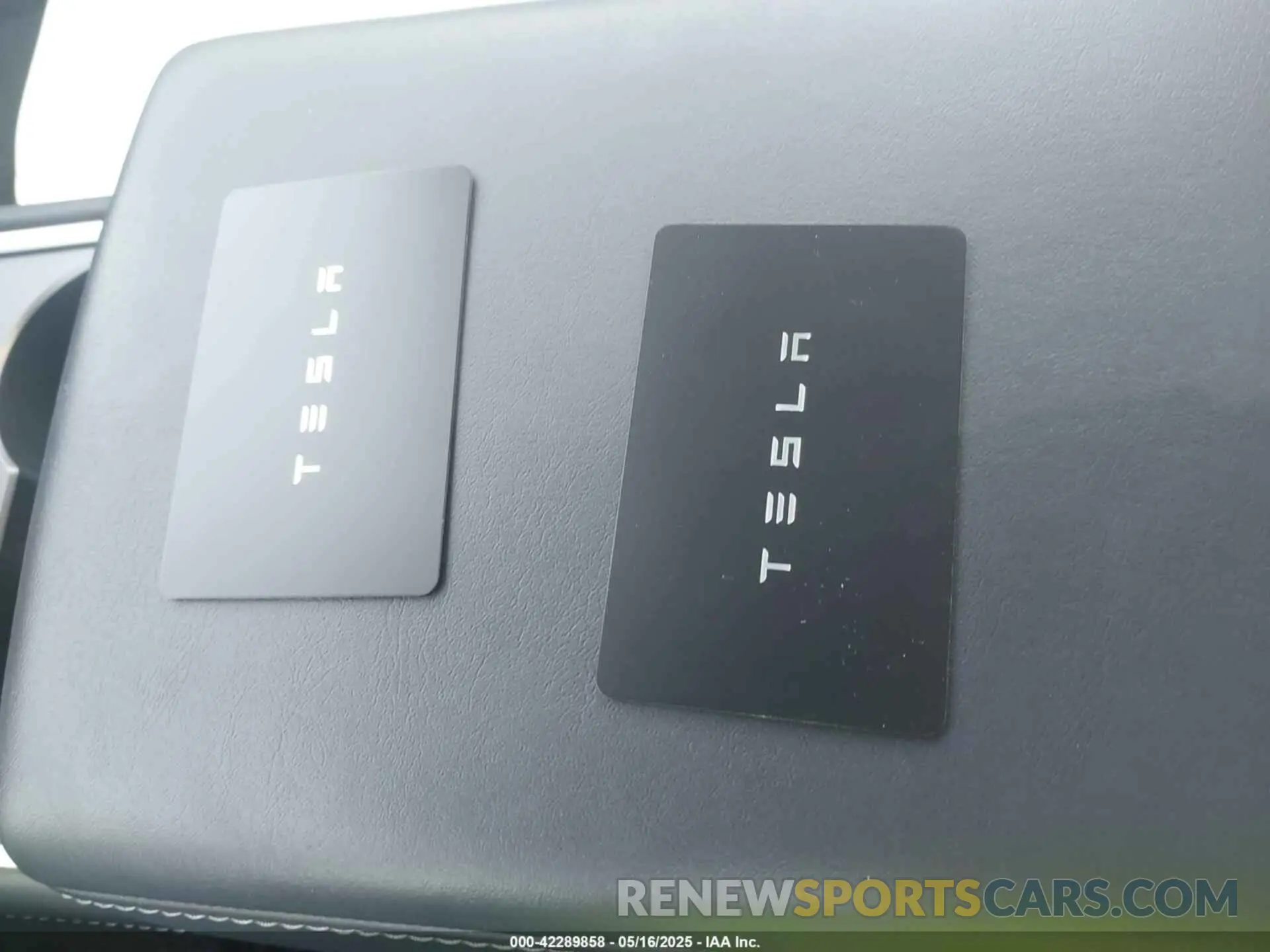 11 fotografías del automóvil dañado 7SAYGAEEXPF711924 TESLA MODEL Y 2023