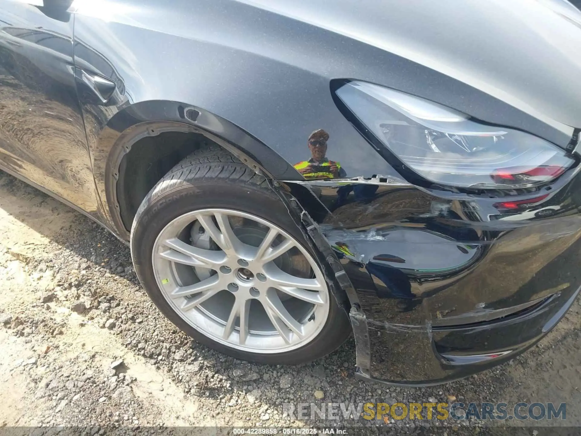 6 fotografías del automóvil dañado 7SAYGAEEXPF711924 TESLA MODEL Y 2023