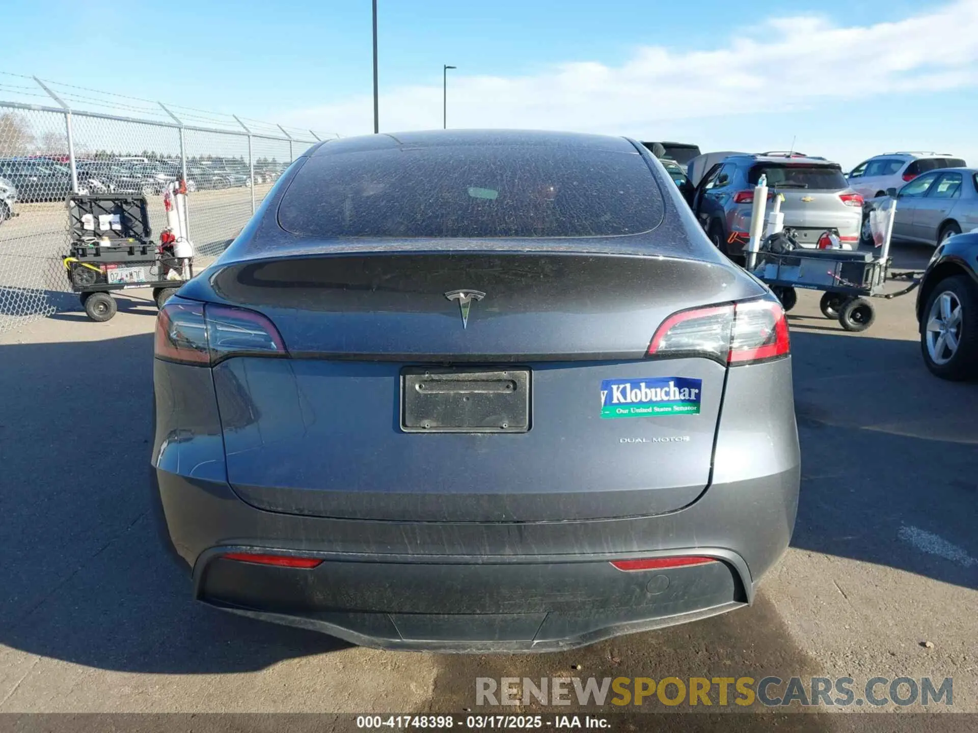 17 fotografías del automóvil dañado 7SAYGAEEXPF714760 TESLA MODEL Y 2023