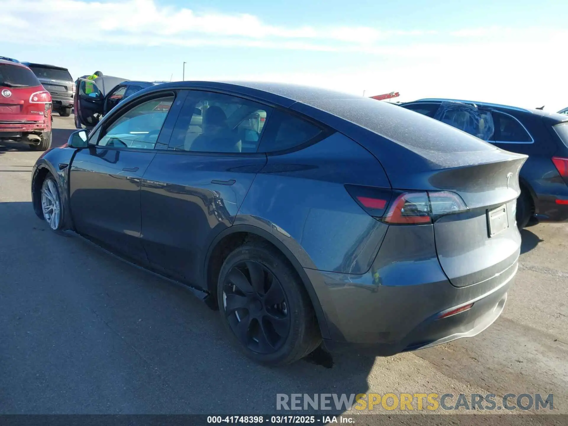 3 fotografías del automóvil dañado 7SAYGAEEXPF714760 TESLA MODEL Y 2023