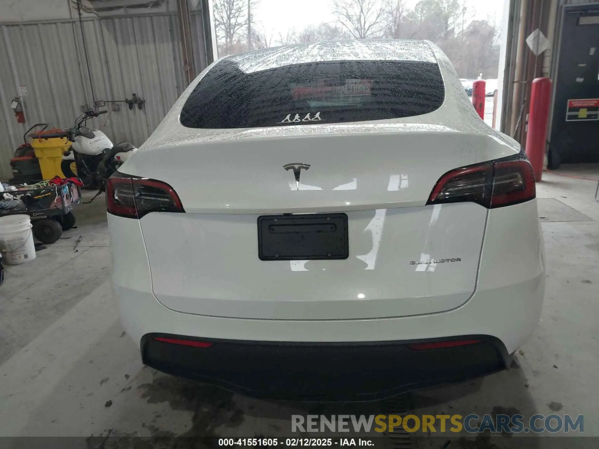 16 fotografías del automóvil dañado 7SAYGAEEXPF789037 TESLA MODEL Y 2023