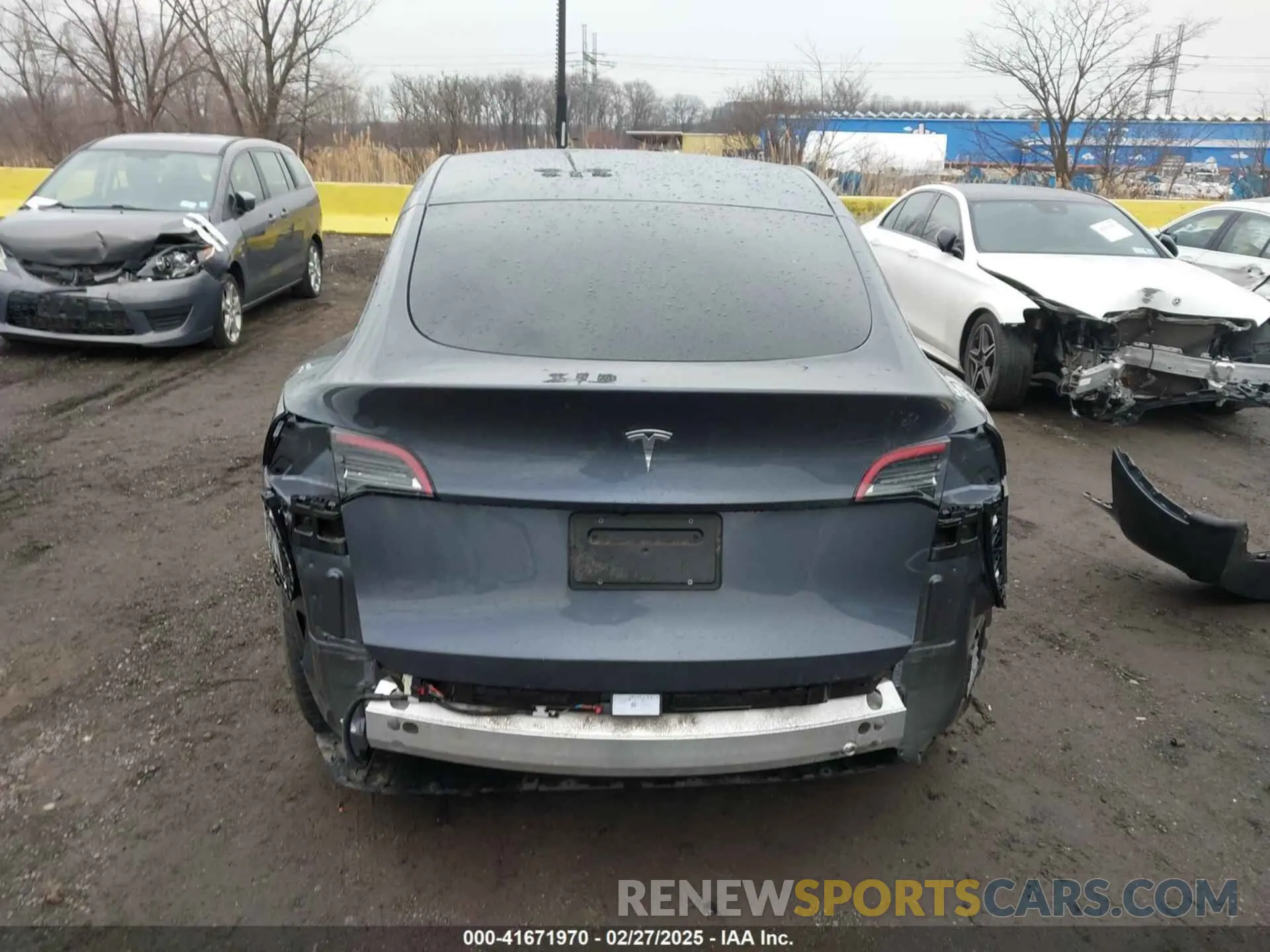 16 fotografías del automóvil dañado 7SAYGDED0PF922882 TESLA MODEL Y 2023