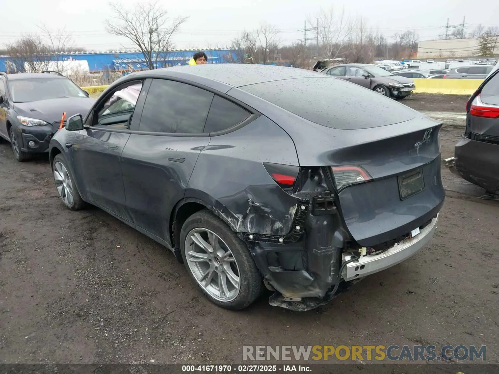 3 fotografías del automóvil dañado 7SAYGDED0PF922882 TESLA MODEL Y 2023