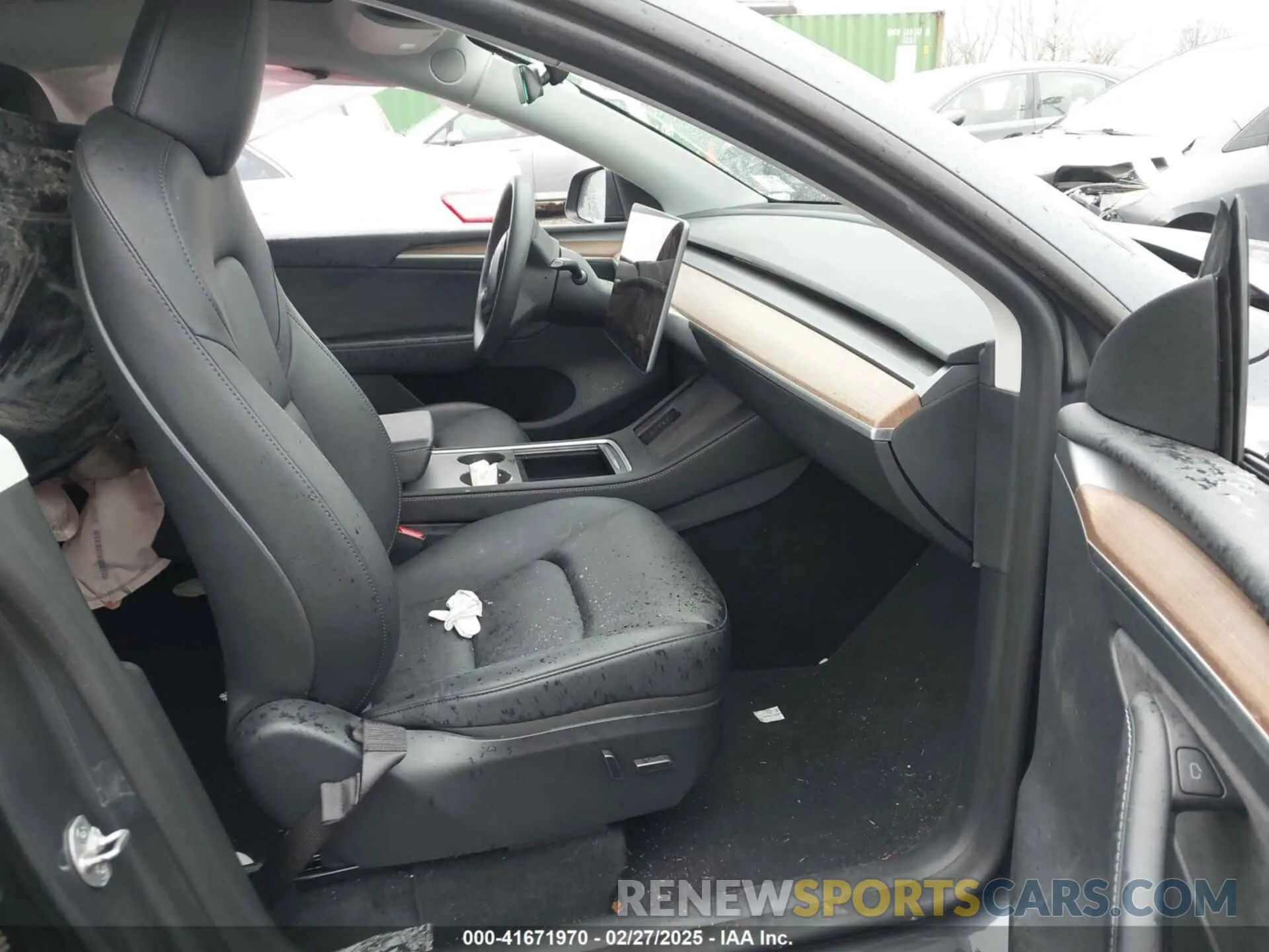 5 fotografías del automóvil dañado 7SAYGDED0PF922882 TESLA MODEL Y 2023