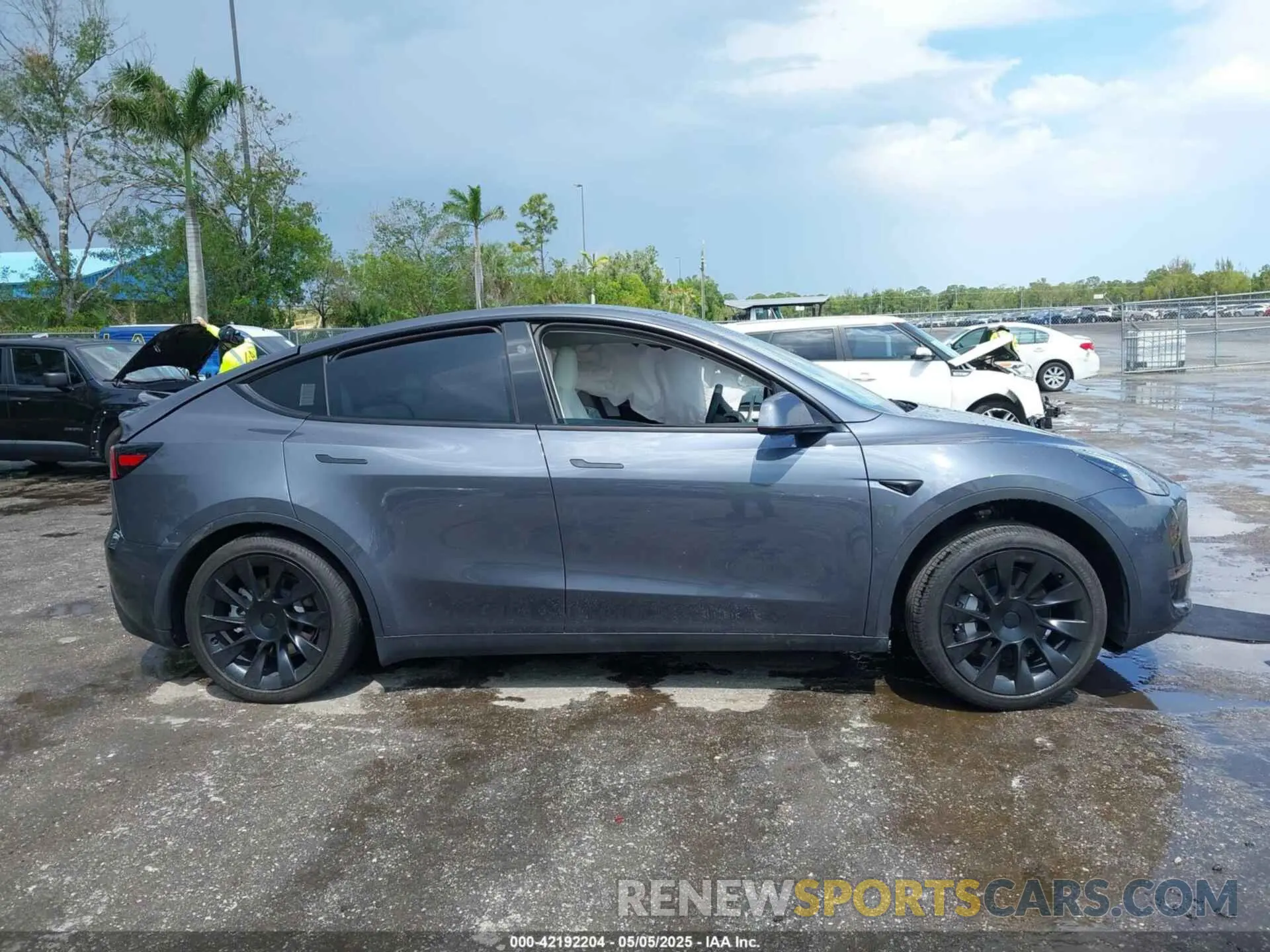 13 fotografías del automóvil dañado 7SAYGDED0PF947510 TESLA MODEL Y 2023
