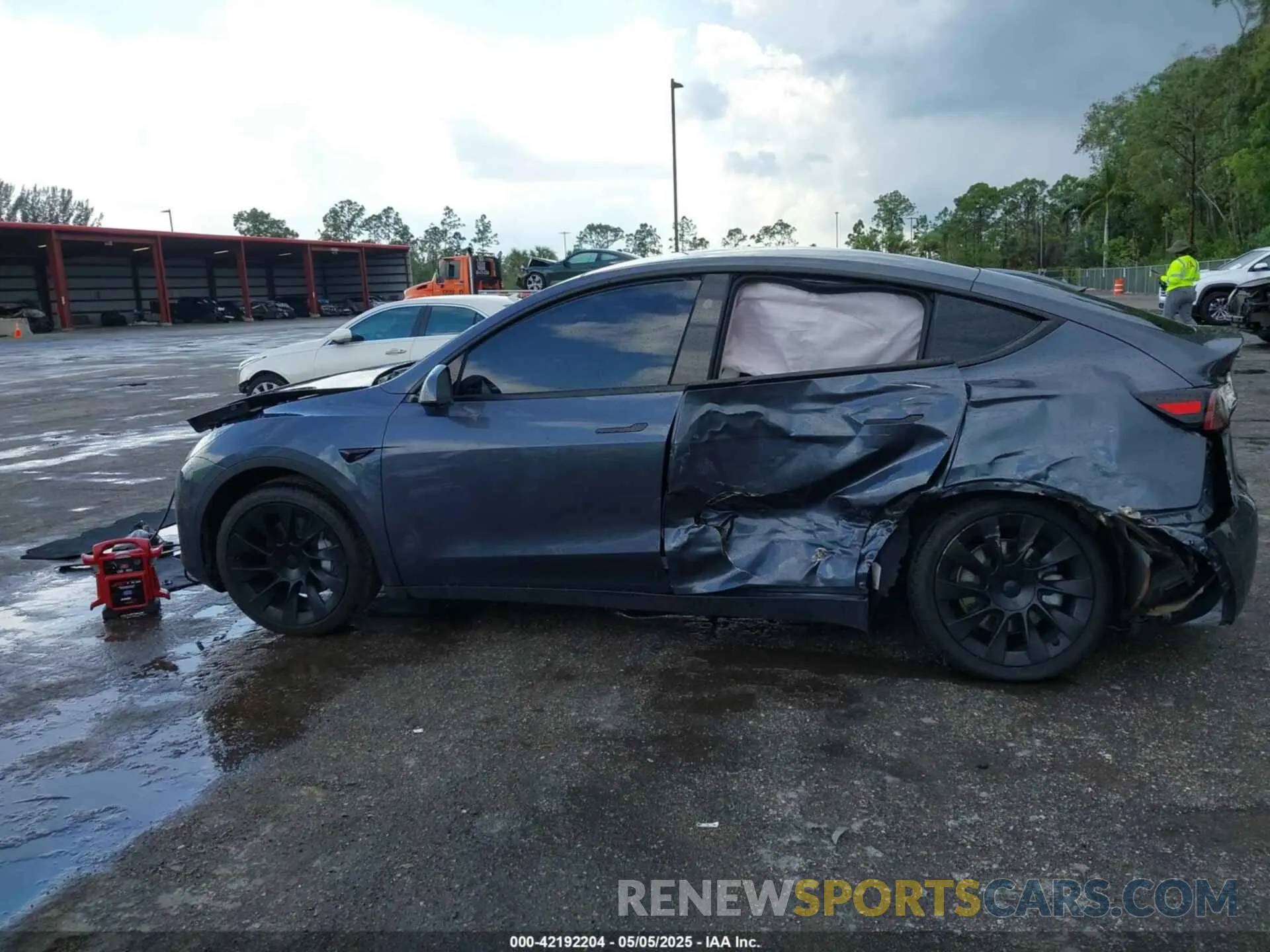 14 fotografías del automóvil dañado 7SAYGDED0PF947510 TESLA MODEL Y 2023