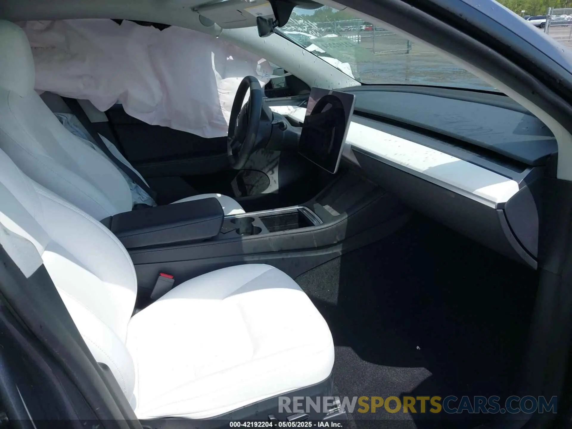 5 fotografías del automóvil dañado 7SAYGDED0PF947510 TESLA MODEL Y 2023