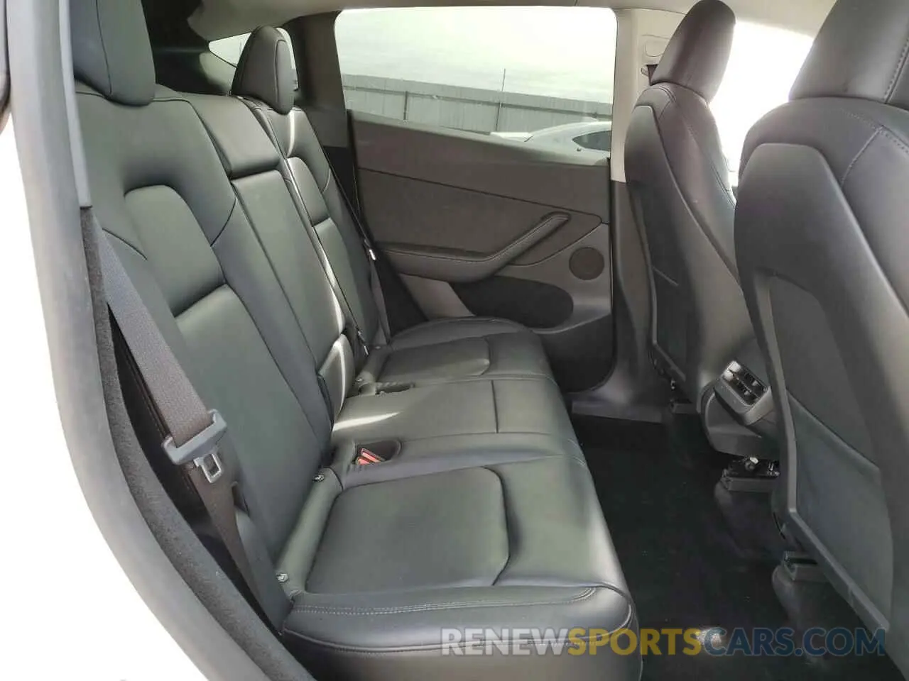 11 fotografías del automóvil dañado 7SAYGDED1PF960928 TESLA MODEL Y 2023