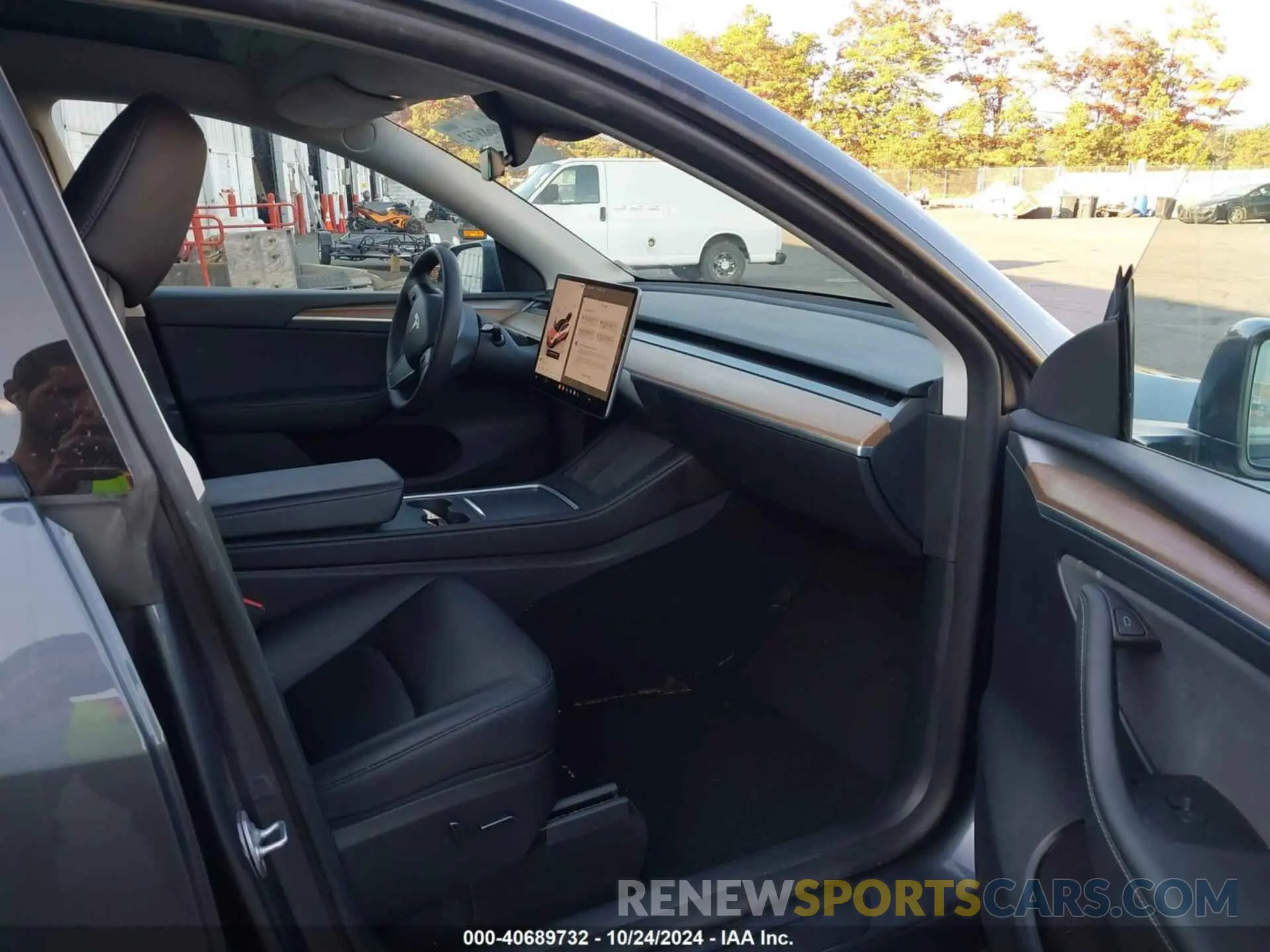5 fotografías del automóvil dañado 7SAYGDED1PF961030 TESLA MODEL Y 2023