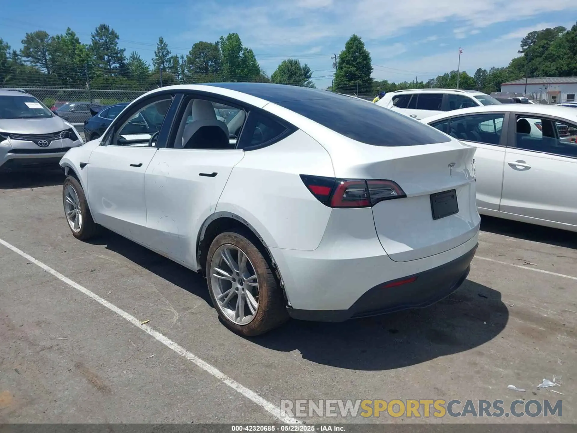 3 fotografías del automóvil dañado 7SAYGDED2PF931521 TESLA MODEL Y 2023
