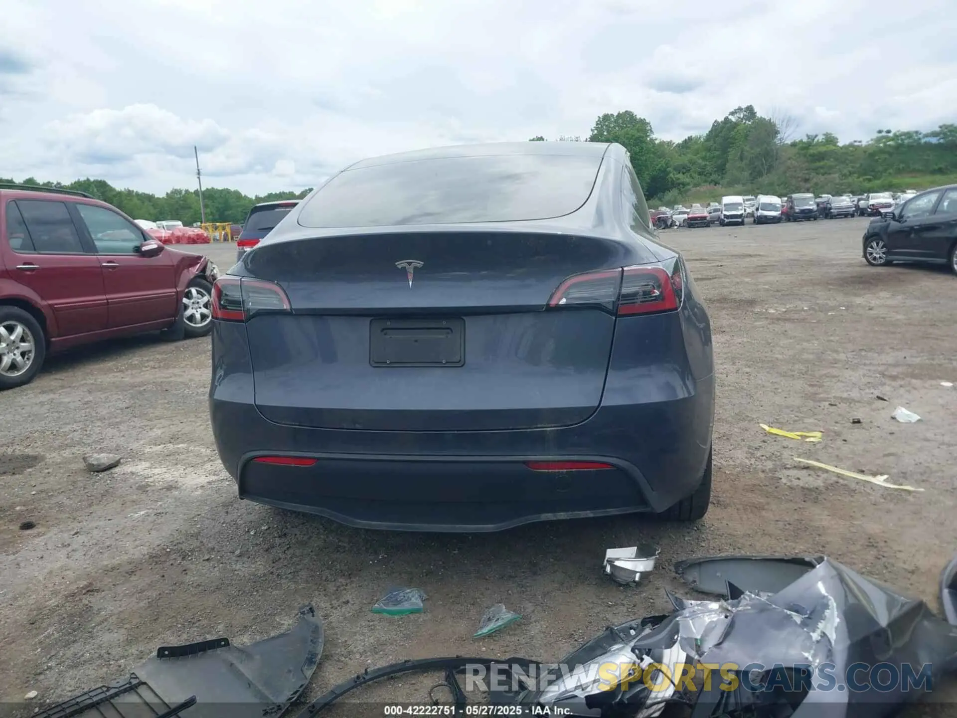 17 fotografías del automóvil dañado 7SAYGDED2PF935181 TESLA MODEL Y 2023