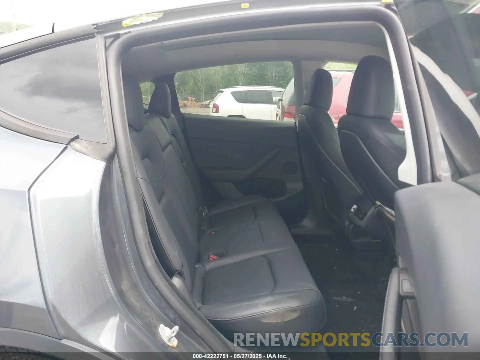 8 fotografías del automóvil dañado 7SAYGDED2PF935181 TESLA MODEL Y 2023
