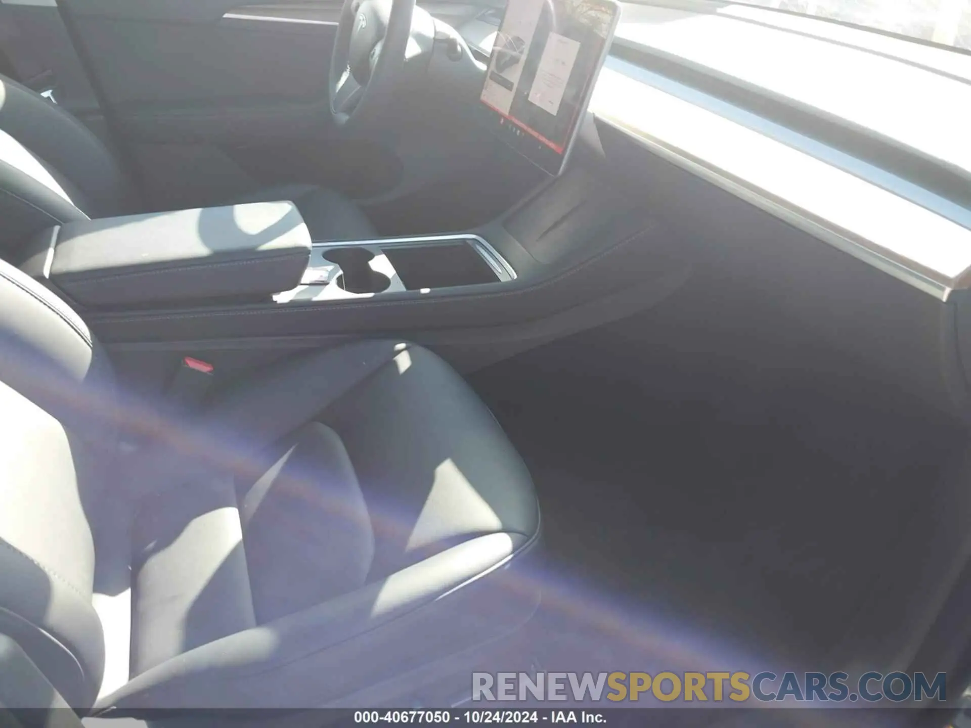 5 fotografías del automóvil dañado 7SAYGDED2PF947136 TESLA MODEL Y 2023