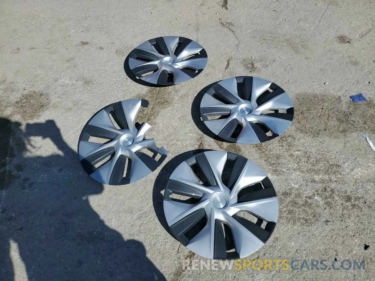 12 fotografías del automóvil dañado 7SAYGDED4PF966366 TESLA MODEL Y 2023