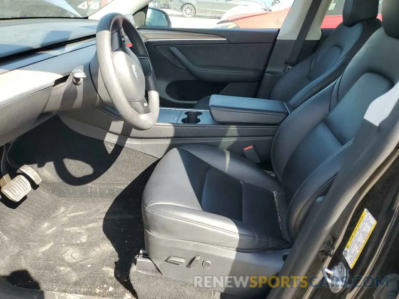 7 fotografías del automóvil dañado 7SAYGDED4PF966366 TESLA MODEL Y 2023