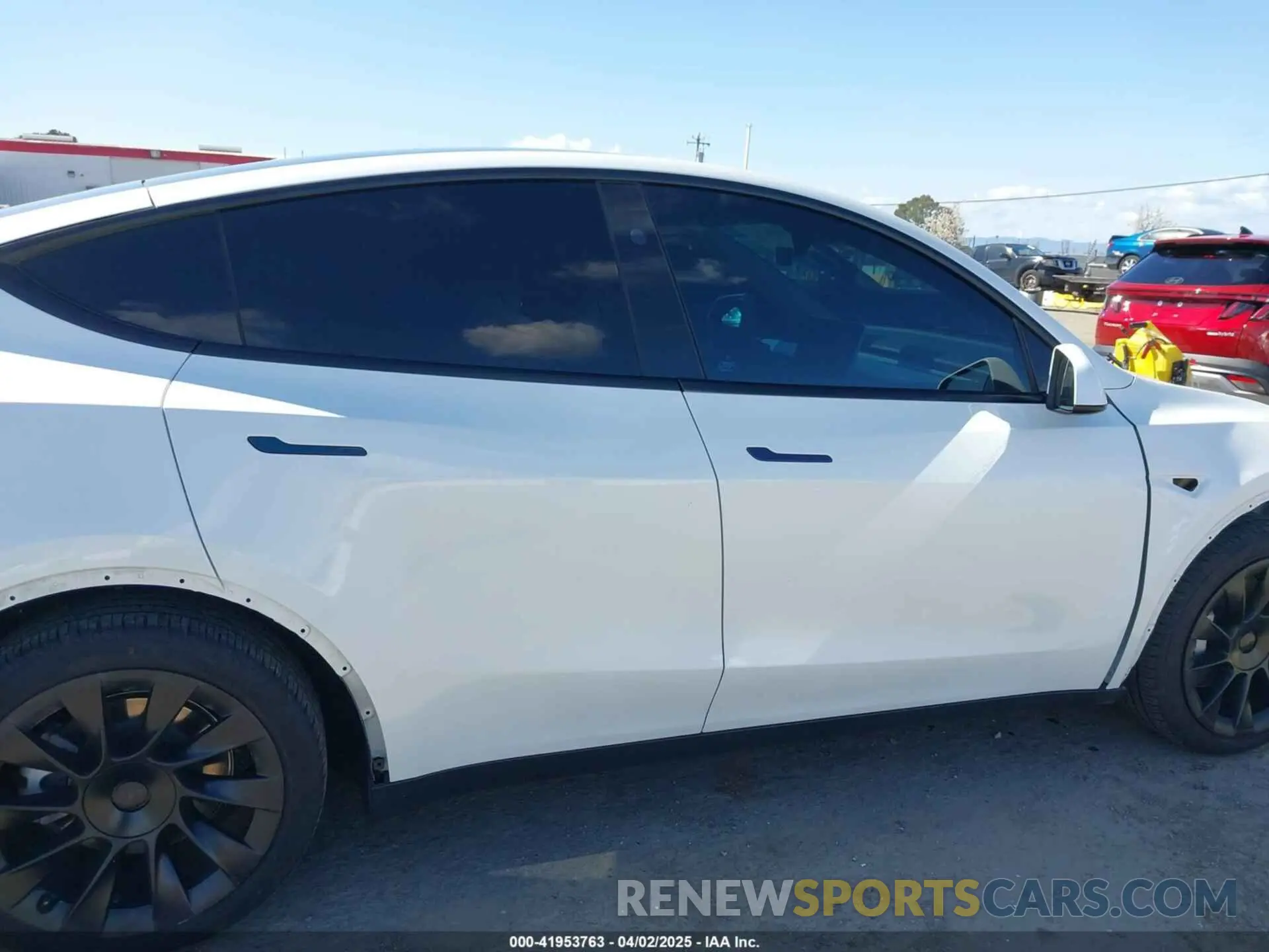 14 fotografías del automóvil dañado 7SAYGDED4PF976735 TESLA MODEL Y 2023