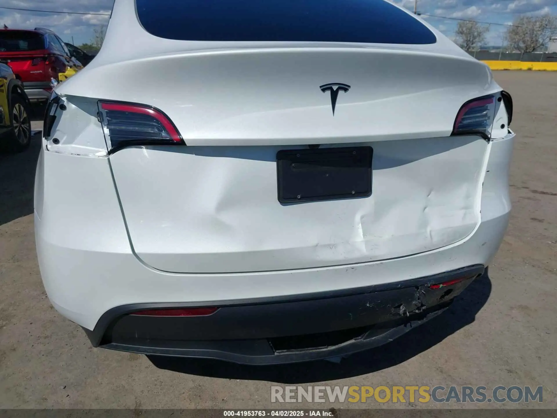 6 fotografías del automóvil dañado 7SAYGDED4PF976735 TESLA MODEL Y 2023
