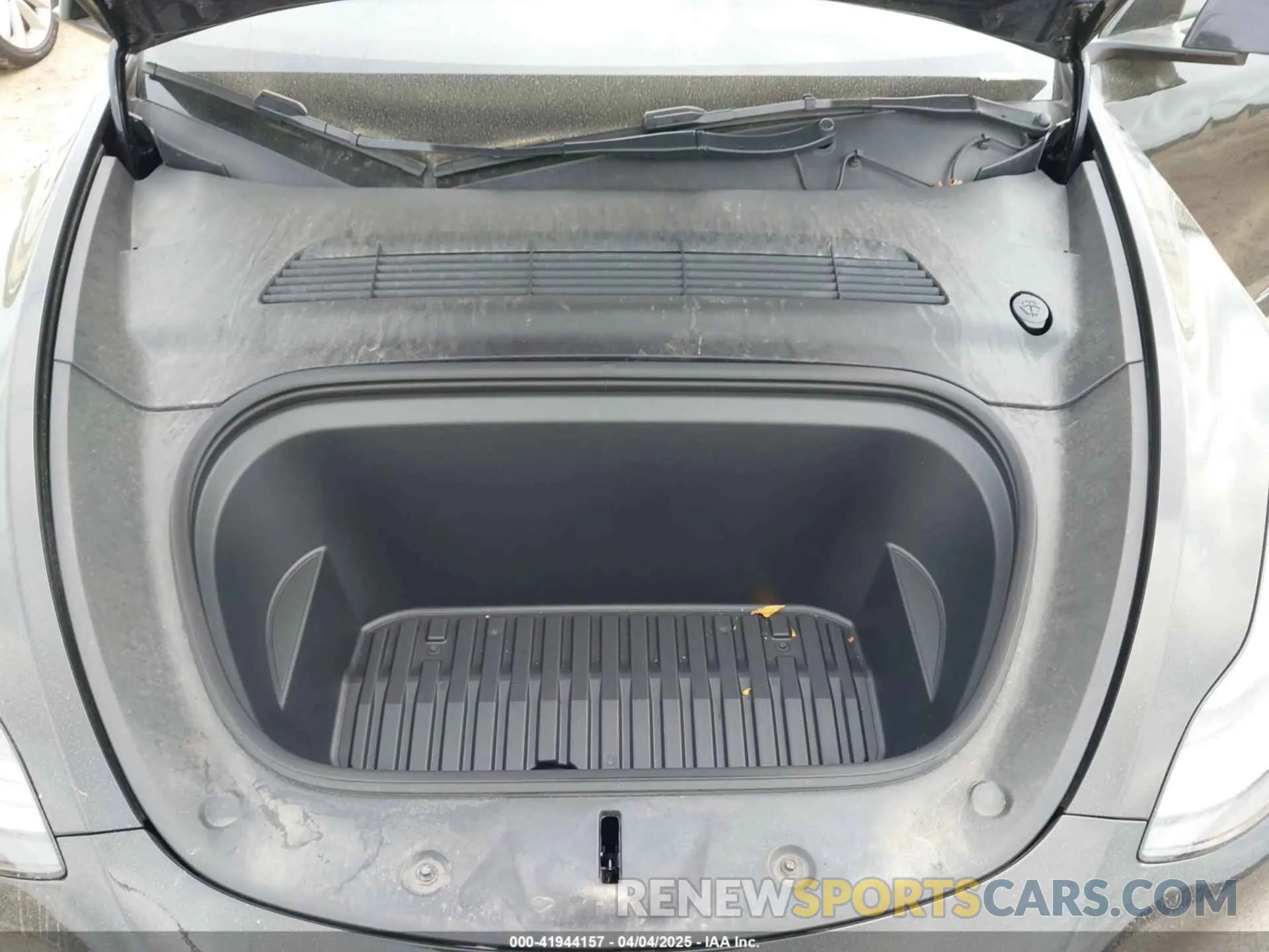 10 fotografías del automóvil dañado 7SAYGDED5PF941881 TESLA MODEL Y 2023