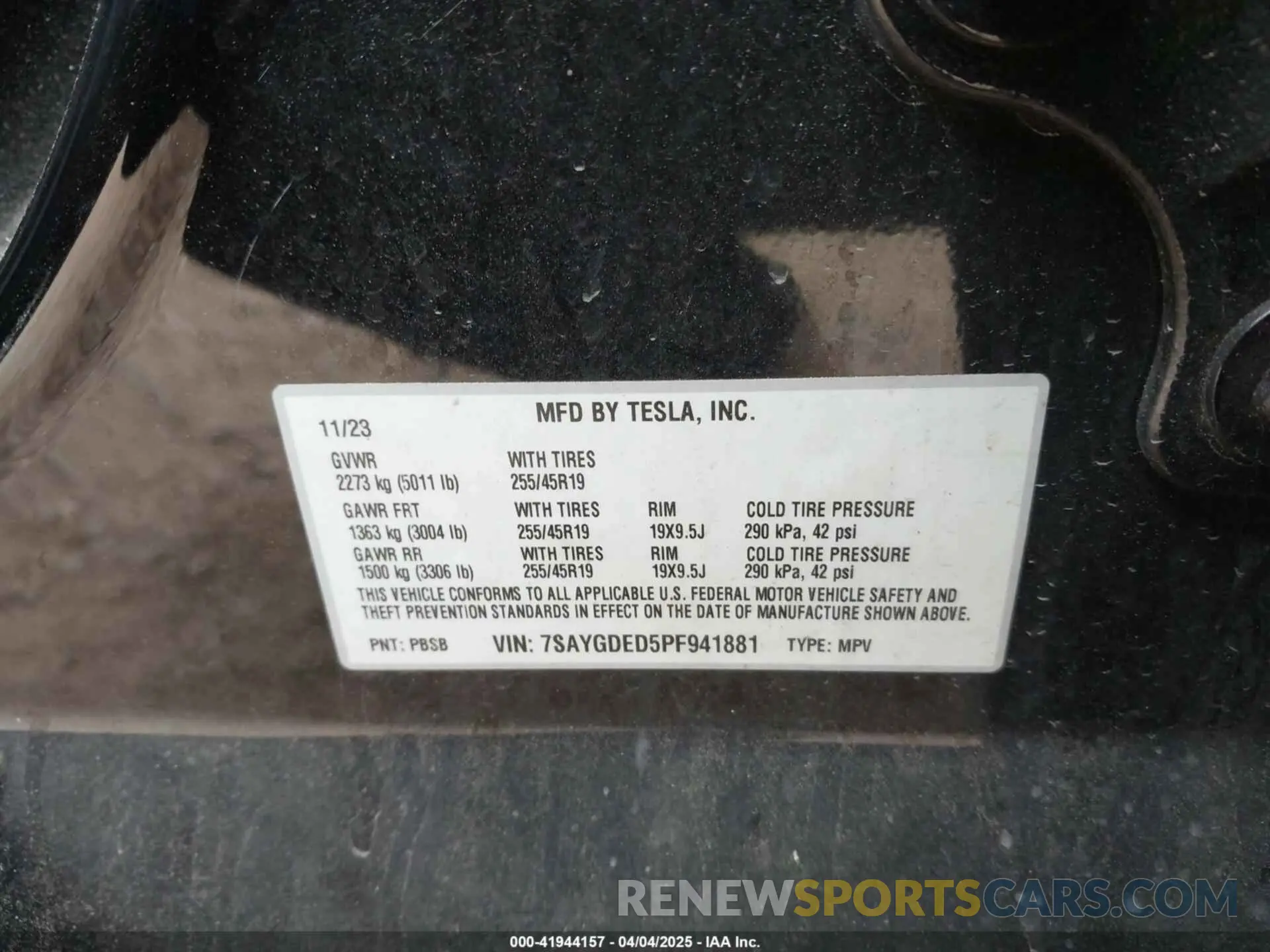 9 fotografías del automóvil dañado 7SAYGDED5PF941881 TESLA MODEL Y 2023