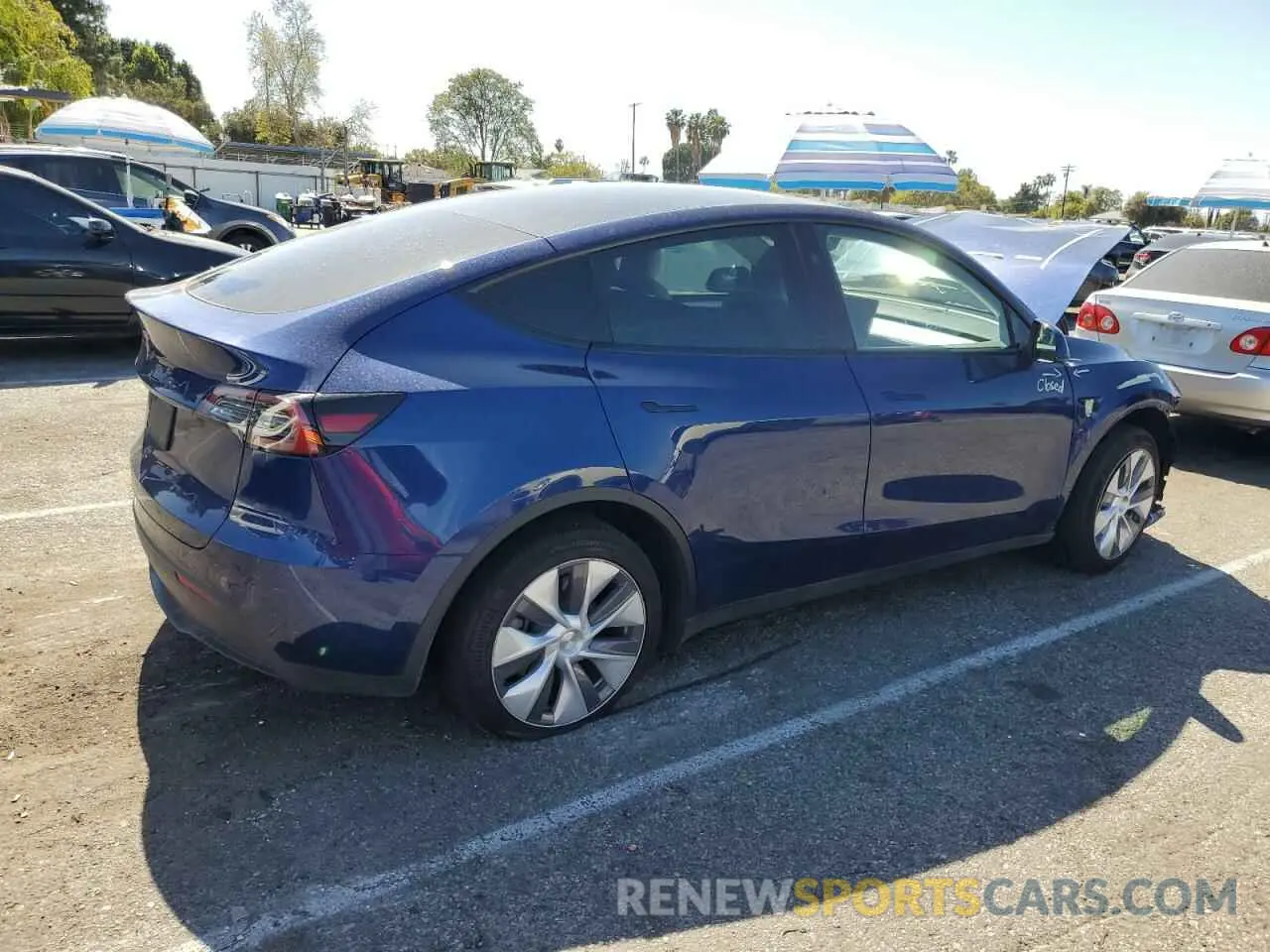 3 fotografías del automóvil dañado 7SAYGDED5PF965159 TESLA MODEL Y 2023