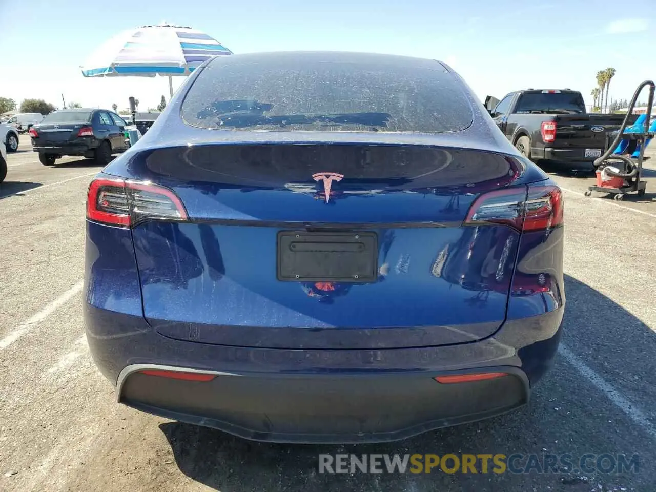 6 fotografías del automóvil dañado 7SAYGDED5PF965159 TESLA MODEL Y 2023