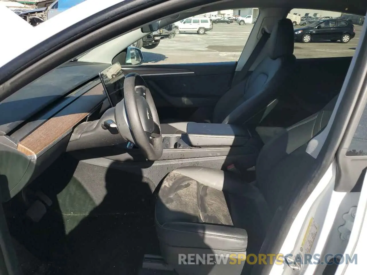 7 fotografías del automóvil dañado 7SAYGDED6PF970077 TESLA MODEL Y 2023